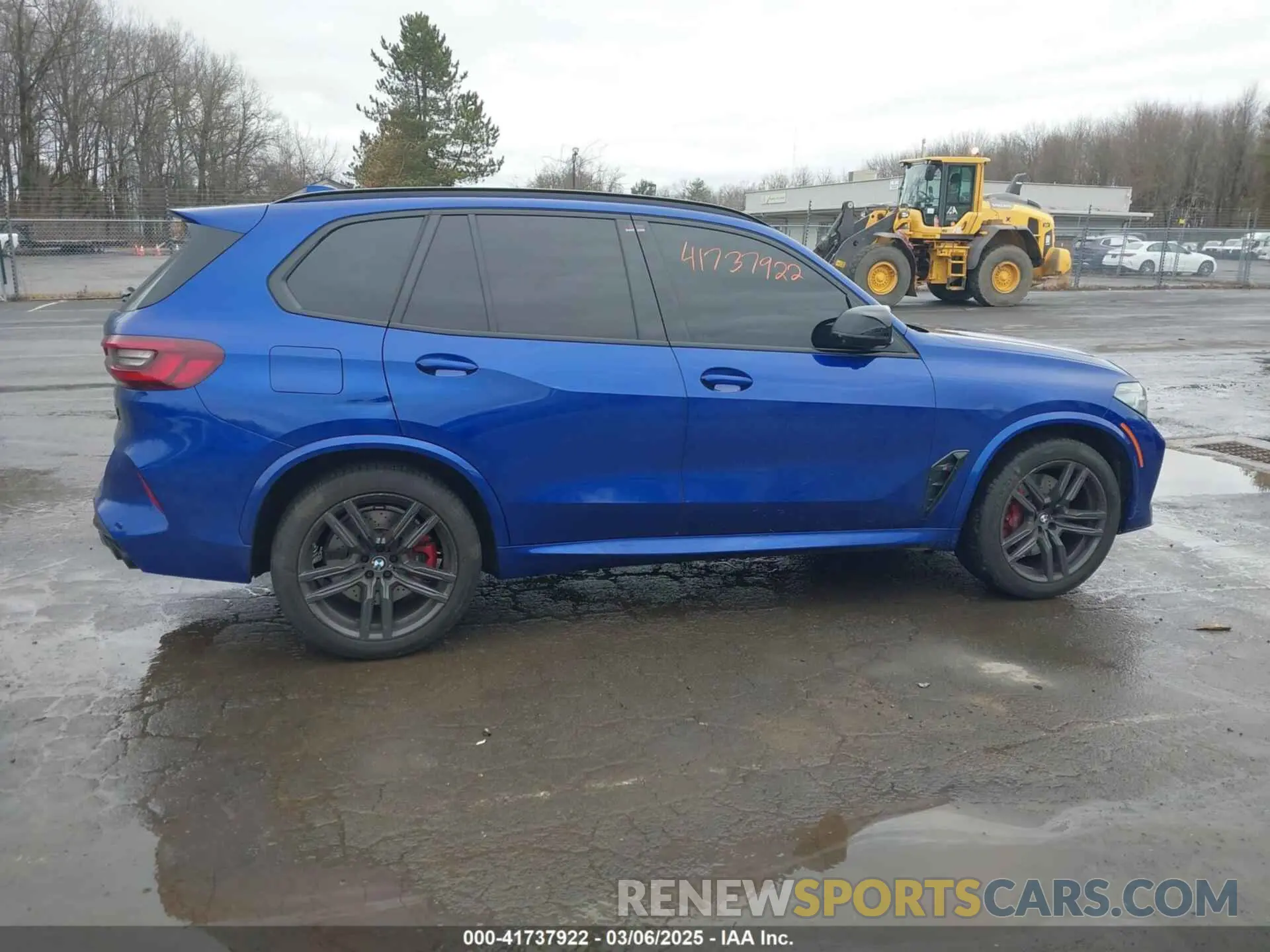 13 Photograph of a damaged car 5YMJU0C03N9M51891 BMW X5 M 2022