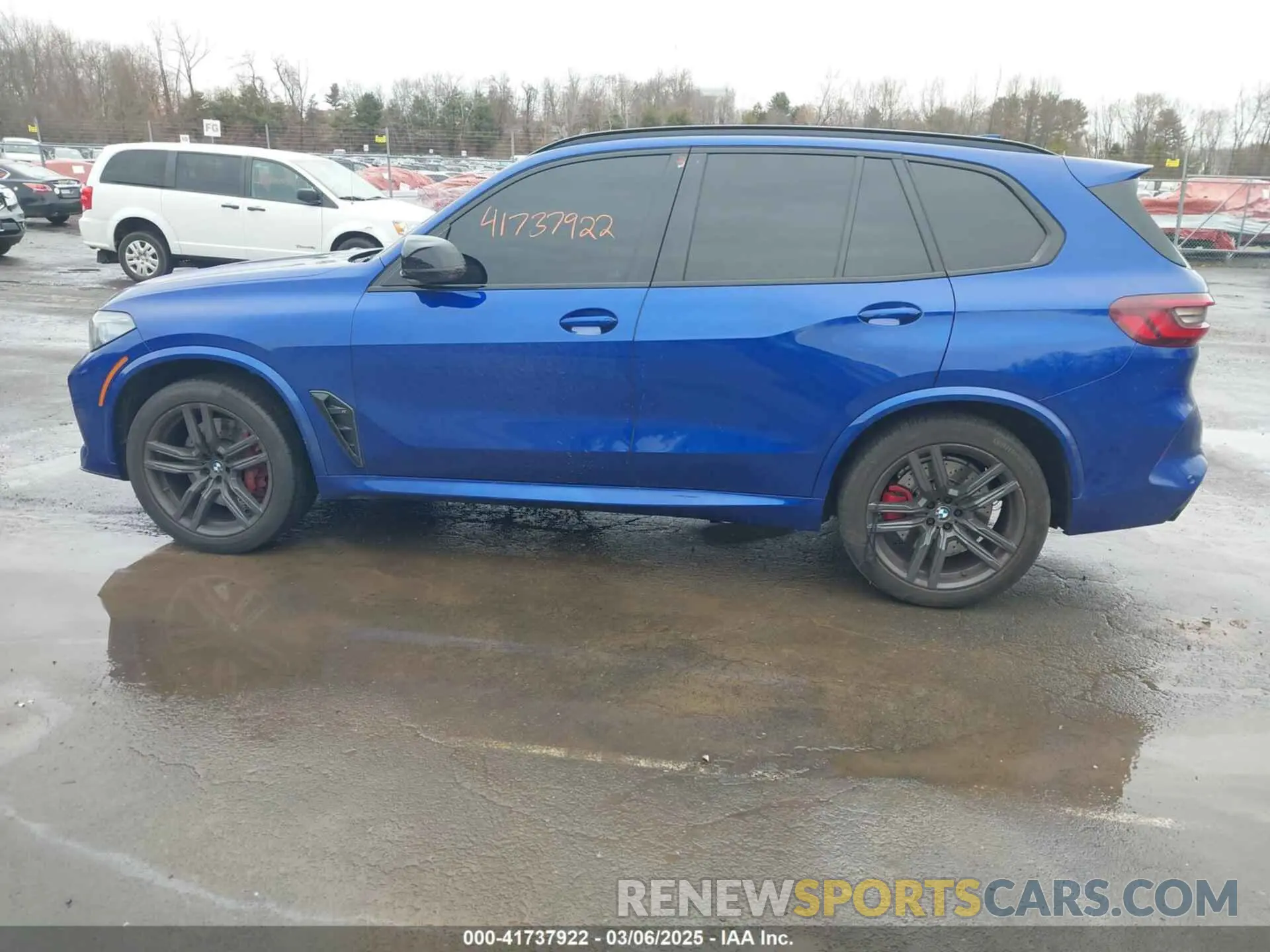 14 Photograph of a damaged car 5YMJU0C03N9M51891 BMW X5 M 2022