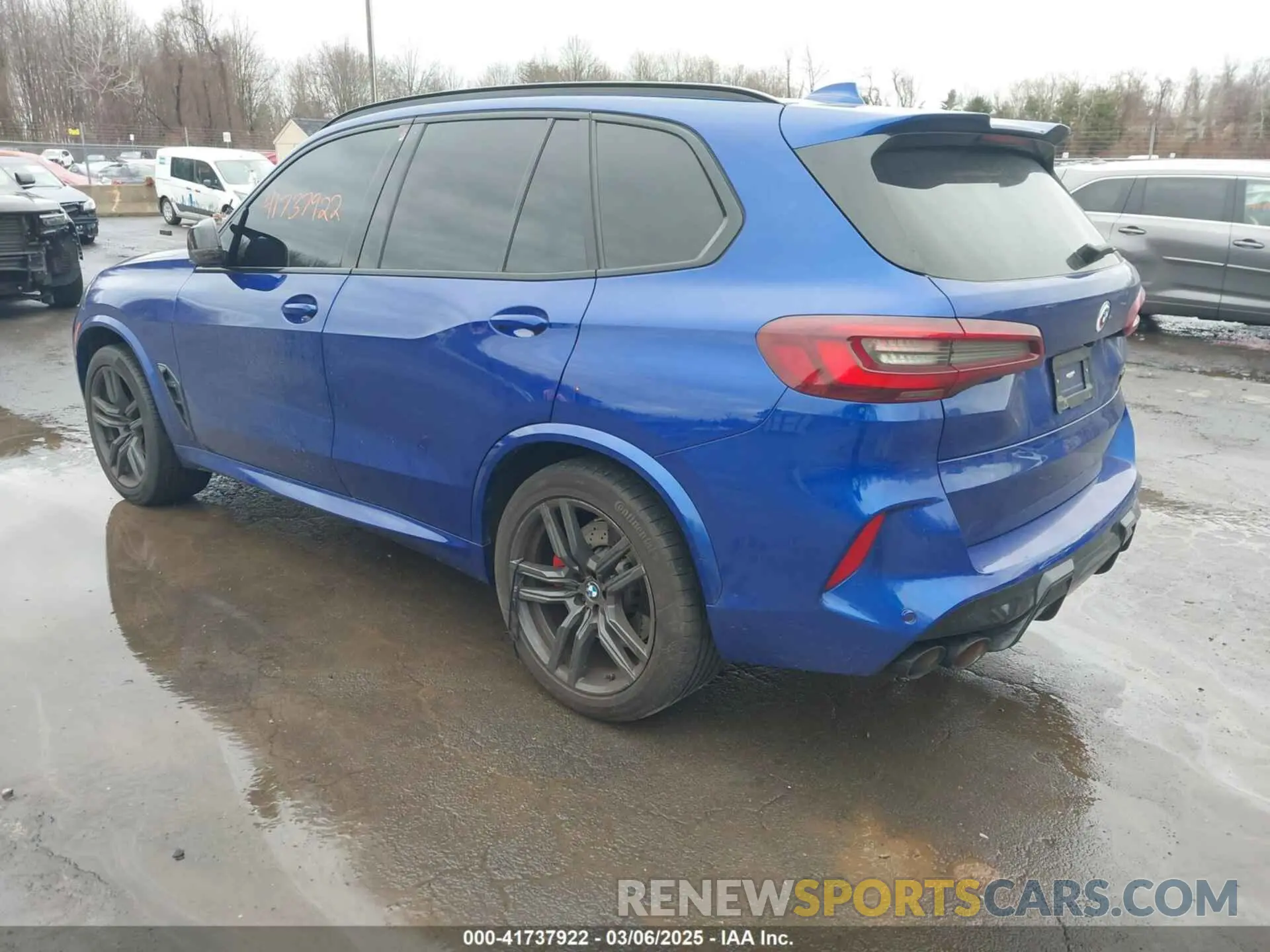 3 Photograph of a damaged car 5YMJU0C03N9M51891 BMW X5 M 2022