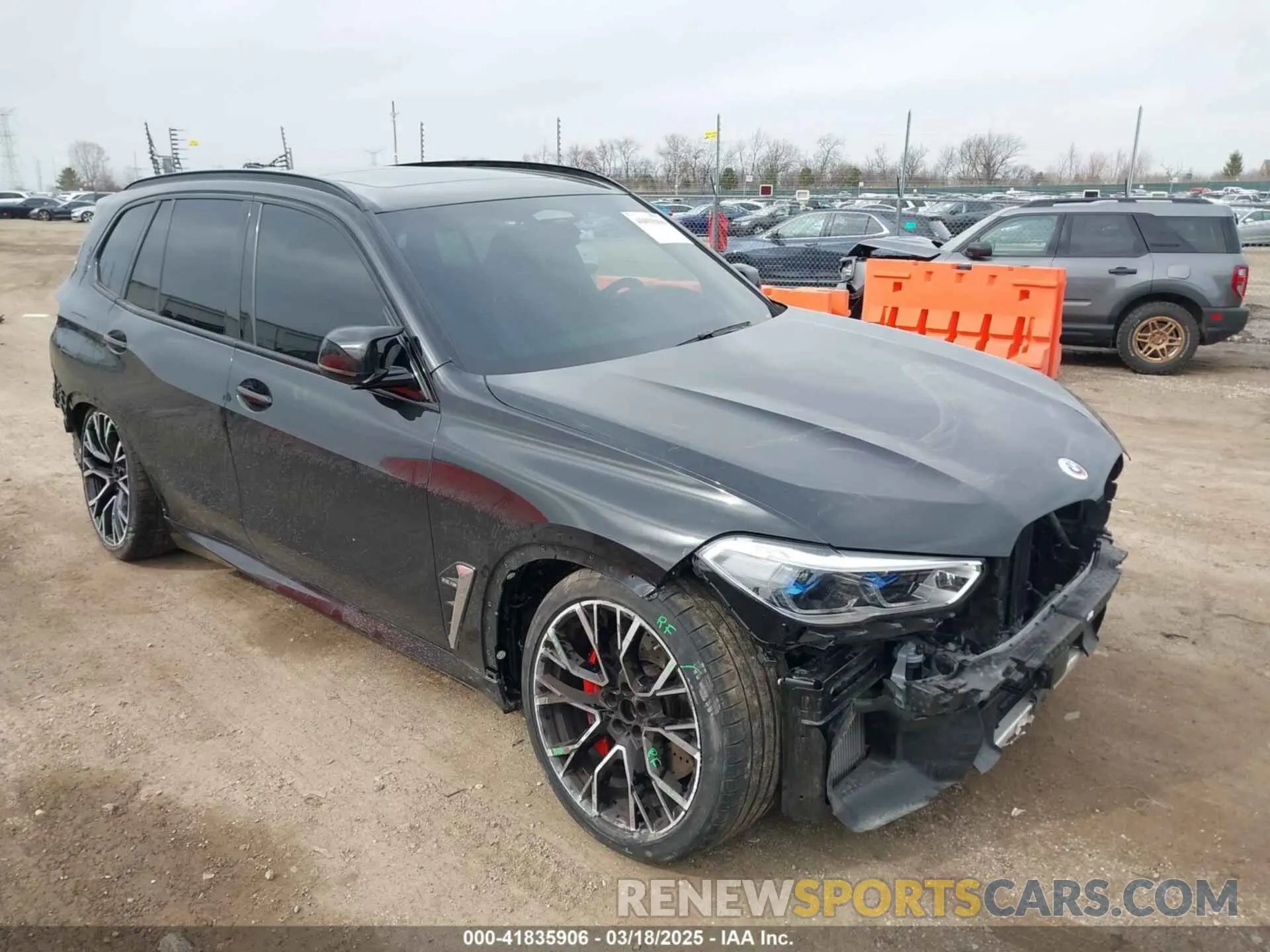 1 Photograph of a damaged car 5YMJU0C03P9P55922 BMW X5 M 2023