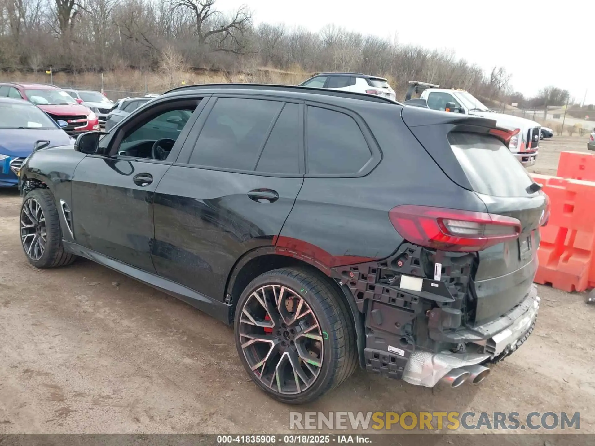 3 Photograph of a damaged car 5YMJU0C03P9P55922 BMW X5 M 2023