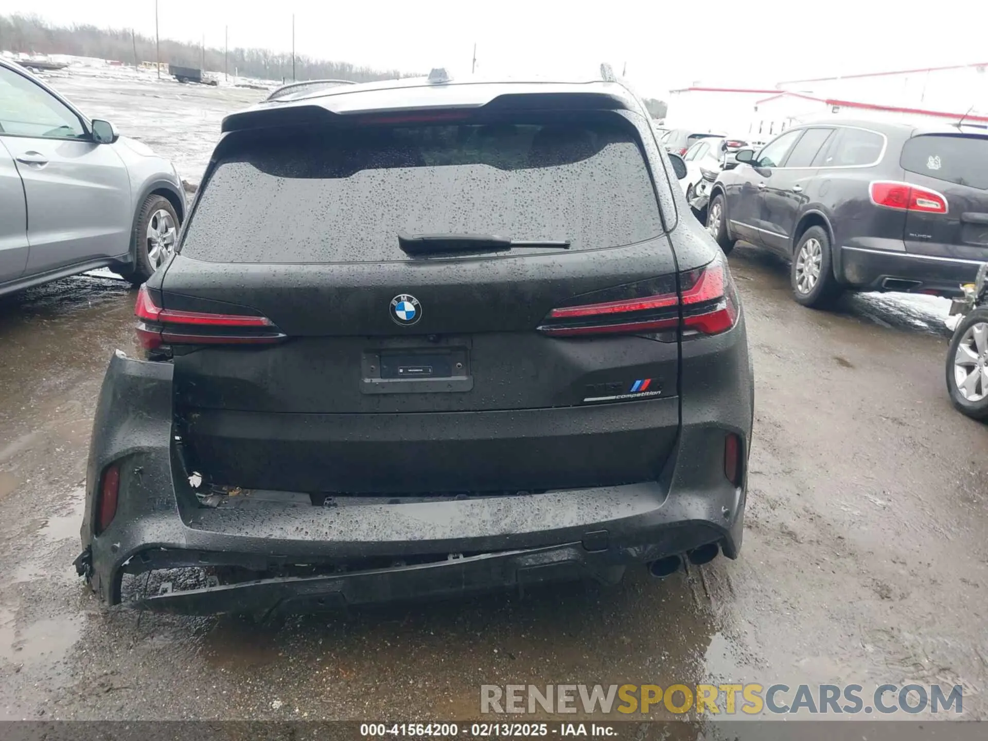 16 Photograph of a damaged car 5YM13ET02R9U17916 BMW X5 M 2024