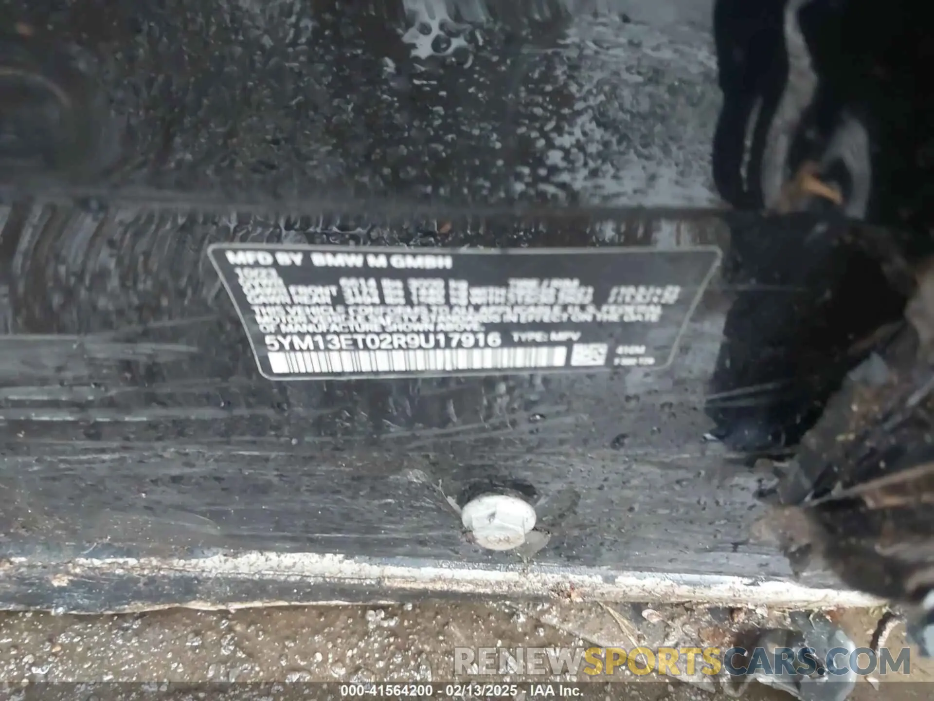 9 Photograph of a damaged car 5YM13ET02R9U17916 BMW X5 M 2024