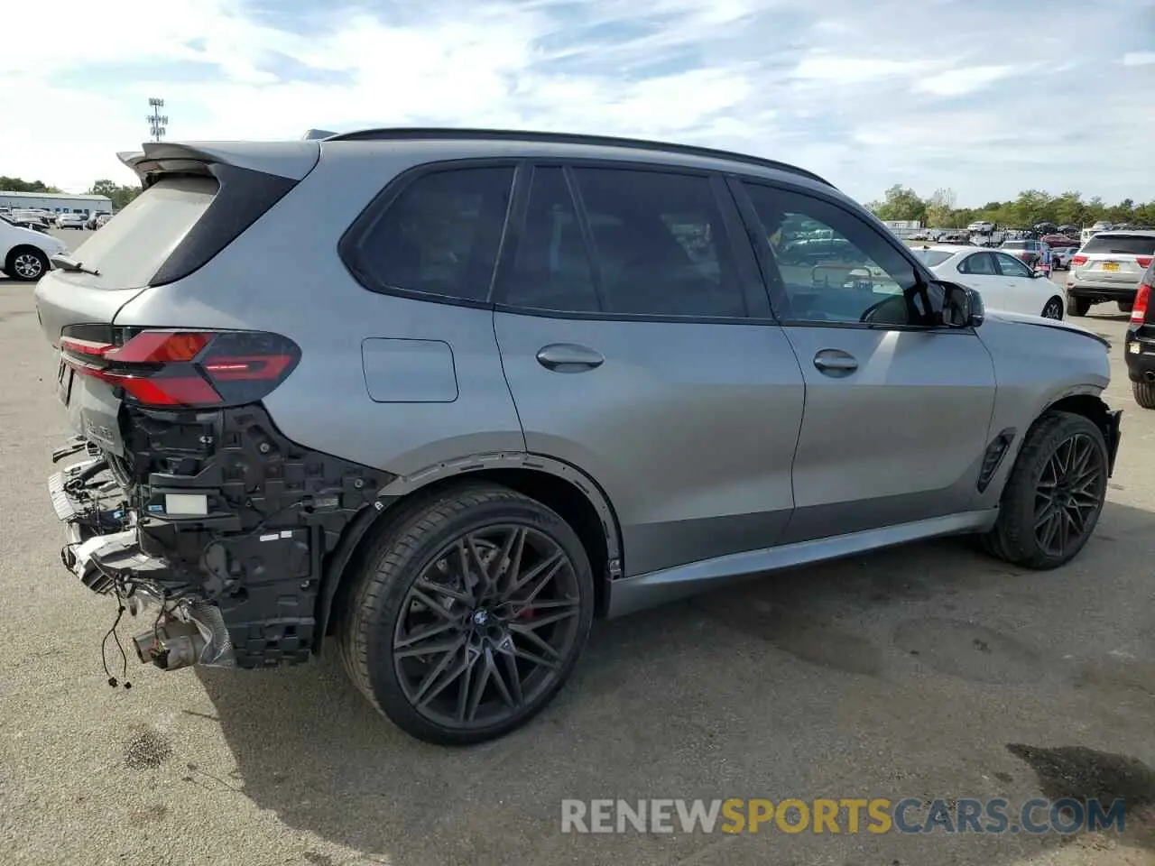 3 Photograph of a damaged car 5YM13ET03R9U19397 BMW X5 M COMPE 2024