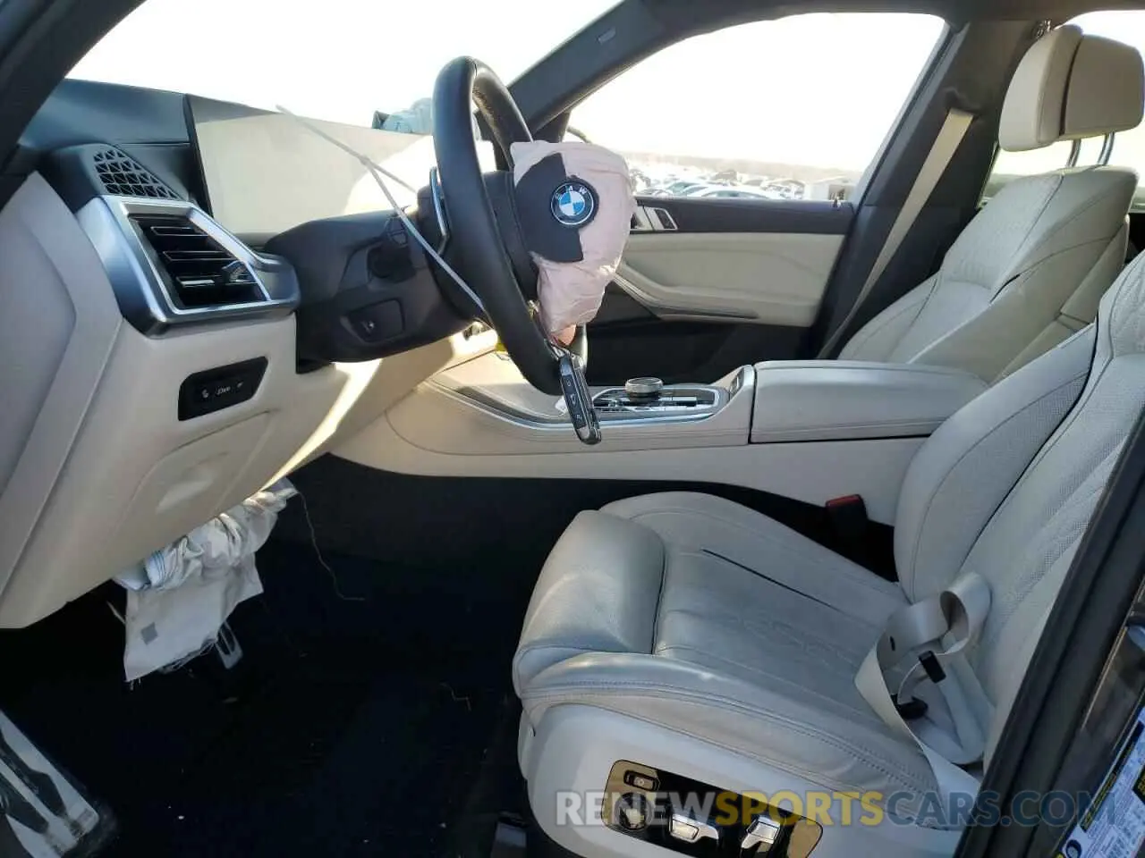 7 Photograph of a damaged car 5UX33EU02R9U42880 BMW X5 M60I 2024