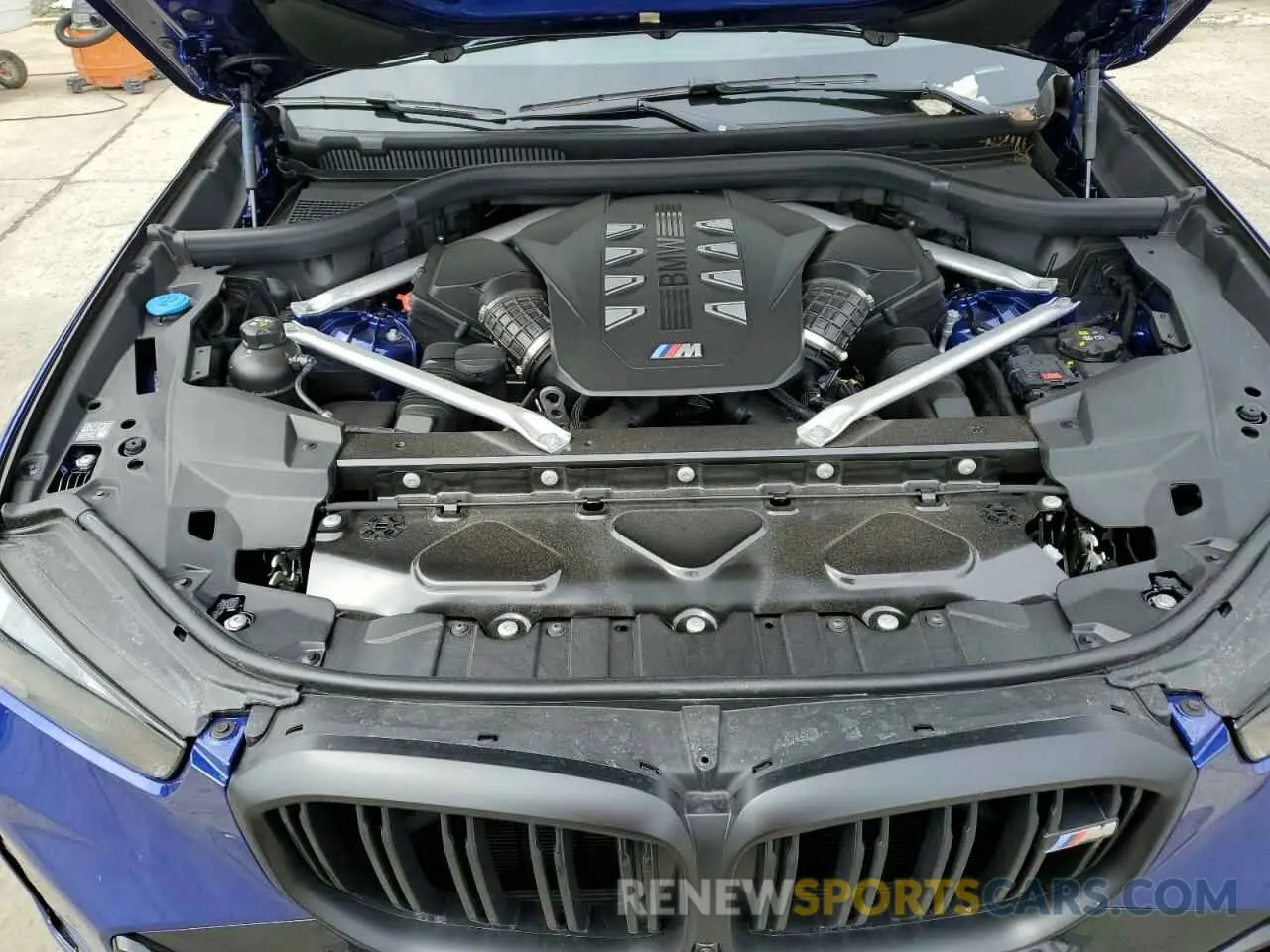 12 Photograph of a damaged car 5UX33EU03S9X42207 BMW X5 M60I 2025