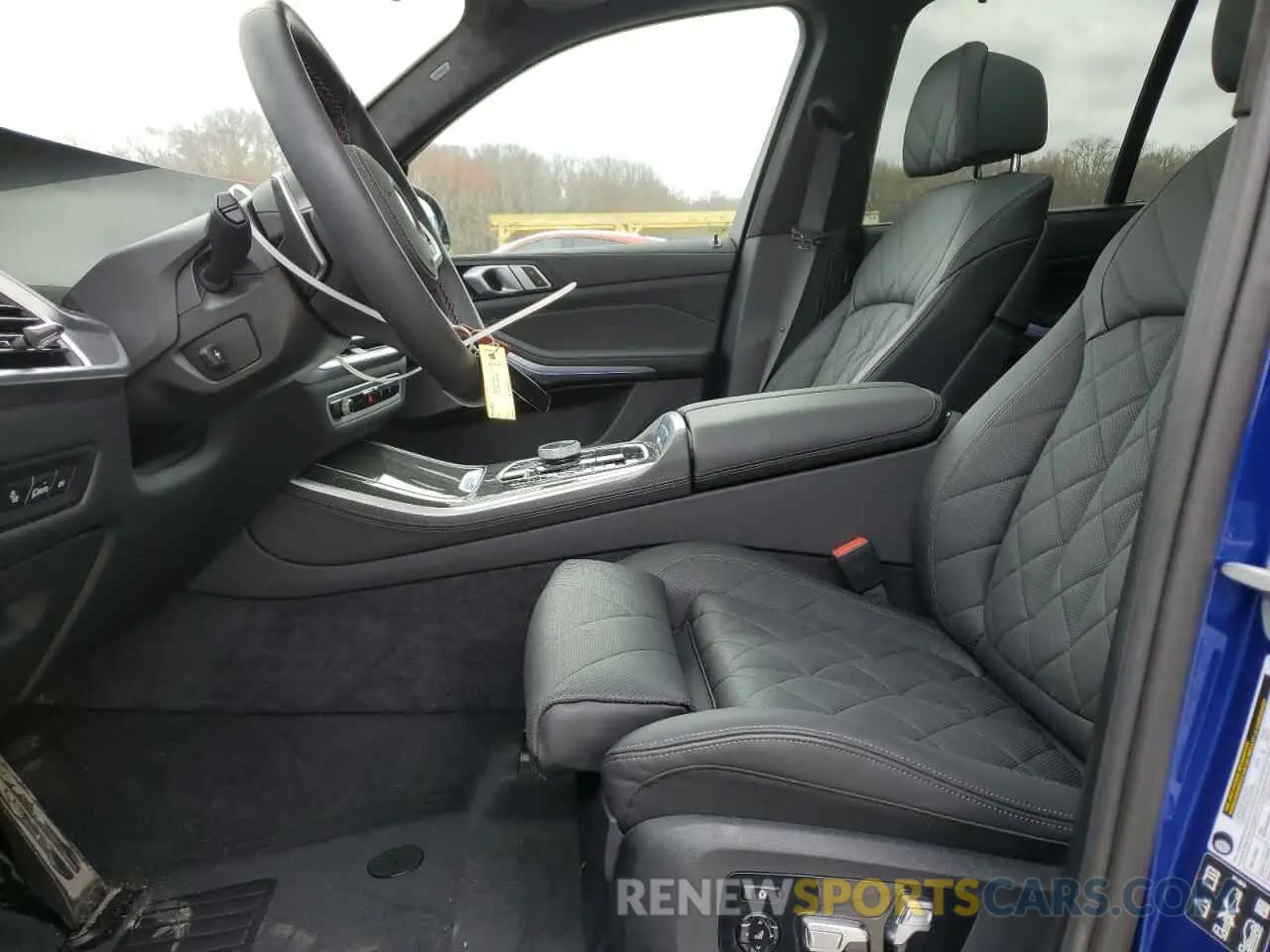 7 Photograph of a damaged car 5UX33EU03S9X42207 BMW X5 M60I 2025