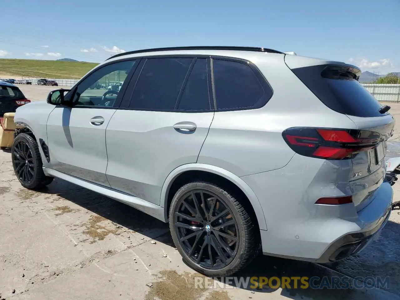 2 Photograph of a damaged car 5UX33EU0XS9W99260 BMW X5 M60I 2025