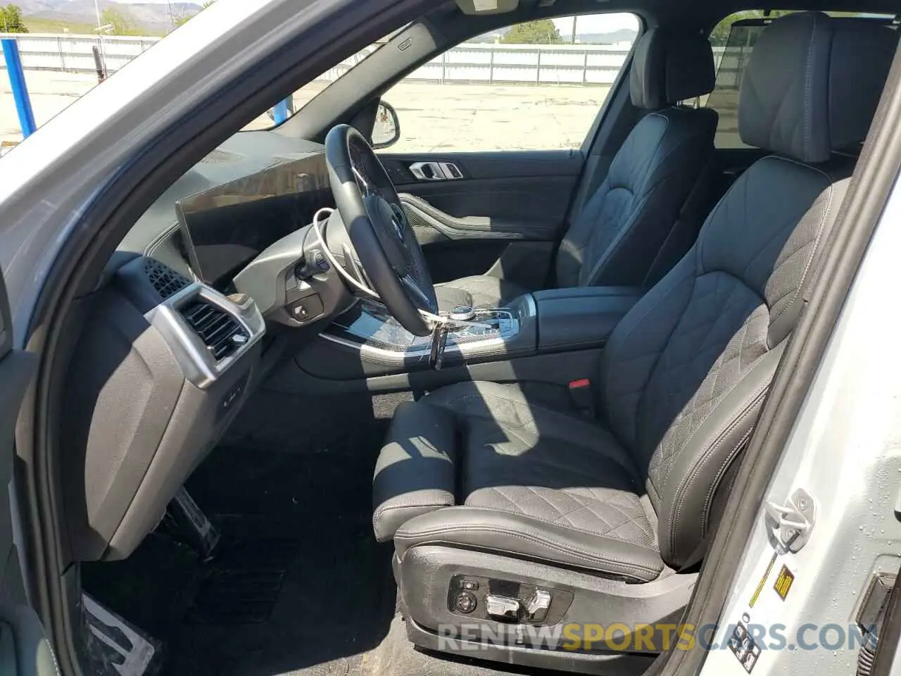 7 Photograph of a damaged car 5UX33EU0XS9W99260 BMW X5 M60I 2025