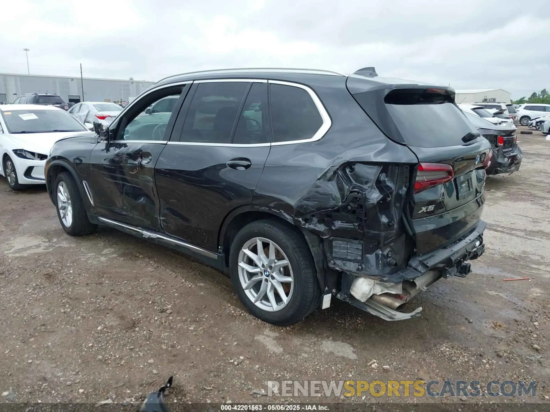 3 Photograph of a damaged car 5UXTA6C02M9F88978 BMW X5 PHEV 2021