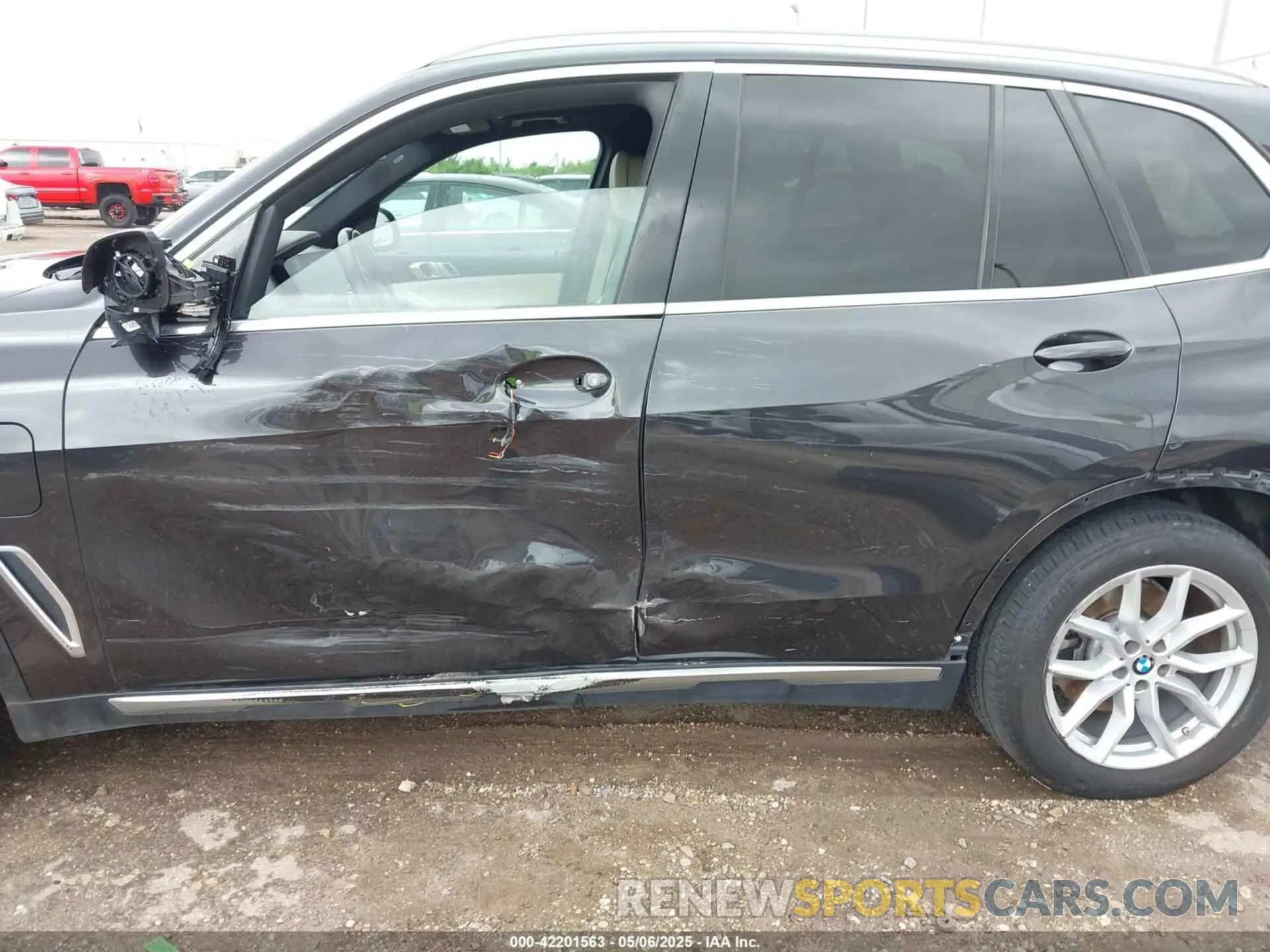 6 Photograph of a damaged car 5UXTA6C02M9F88978 BMW X5 PHEV 2021