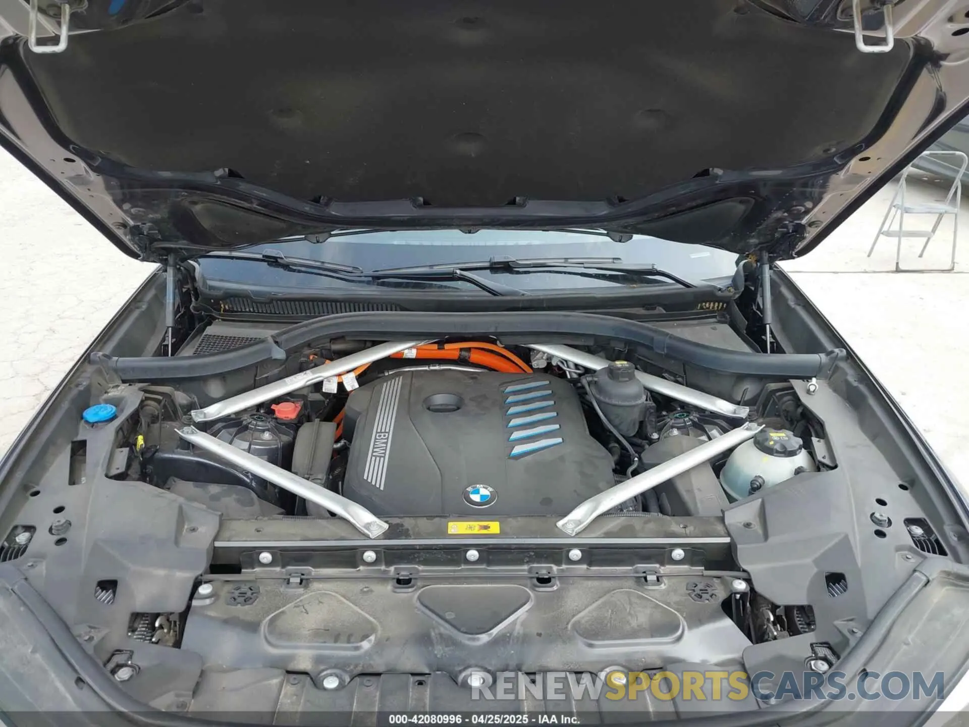 10 Photograph of a damaged car 5UXTA6C04M9D34382 BMW X5 PHEV 2021