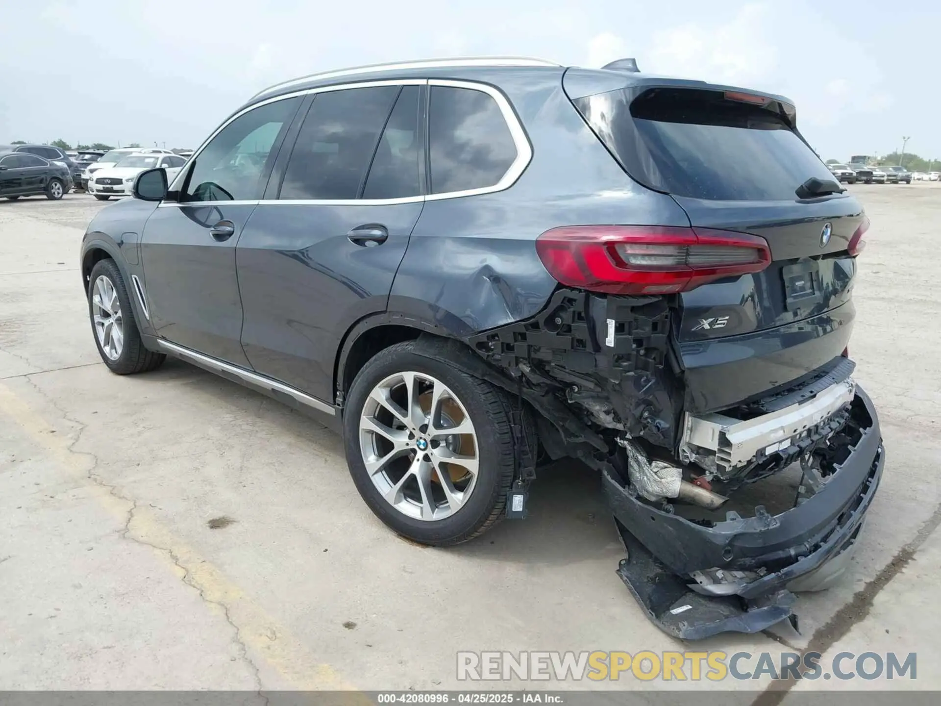 3 Photograph of a damaged car 5UXTA6C04M9D34382 BMW X5 PHEV 2021