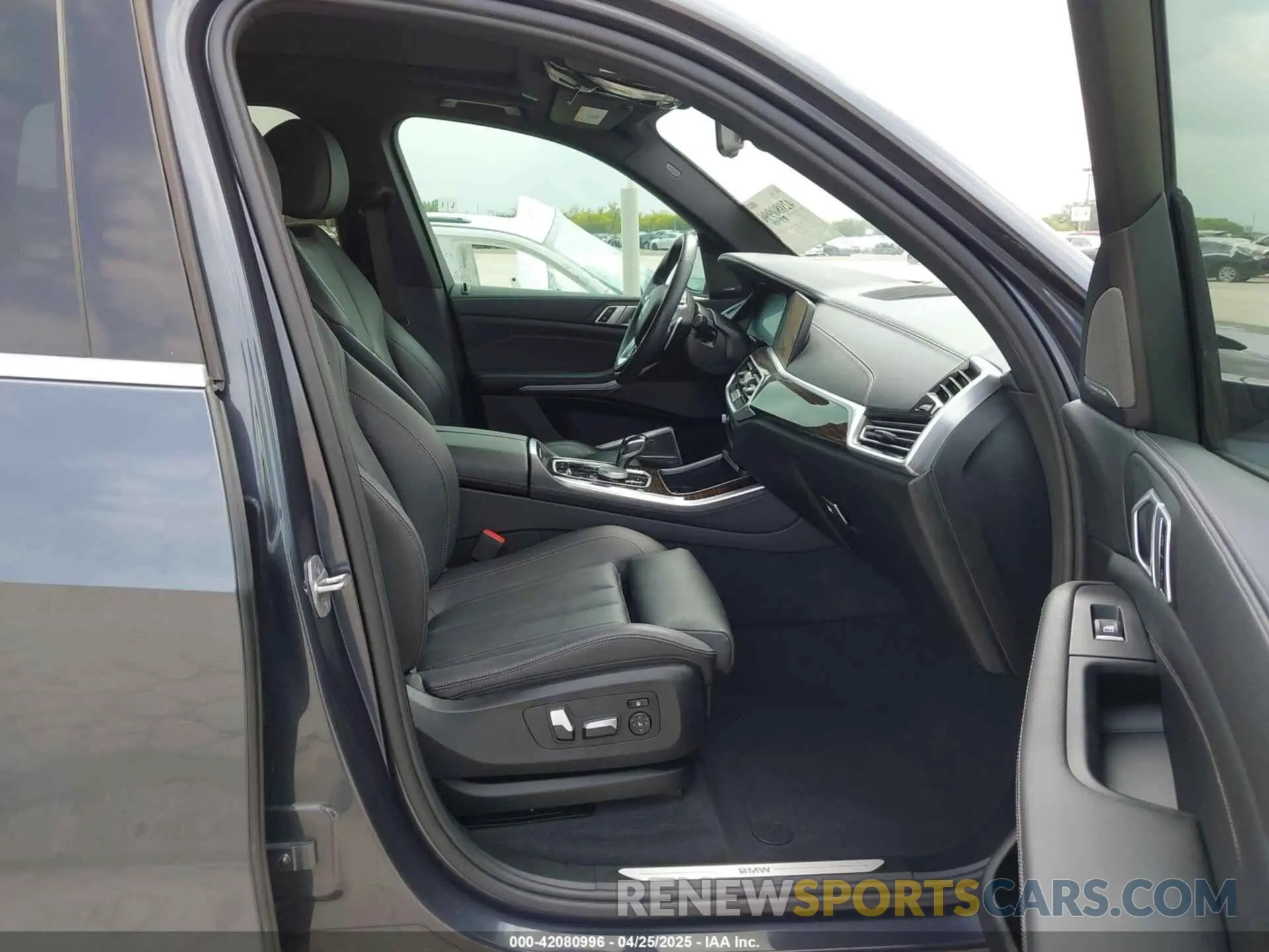 5 Photograph of a damaged car 5UXTA6C04M9D34382 BMW X5 PHEV 2021
