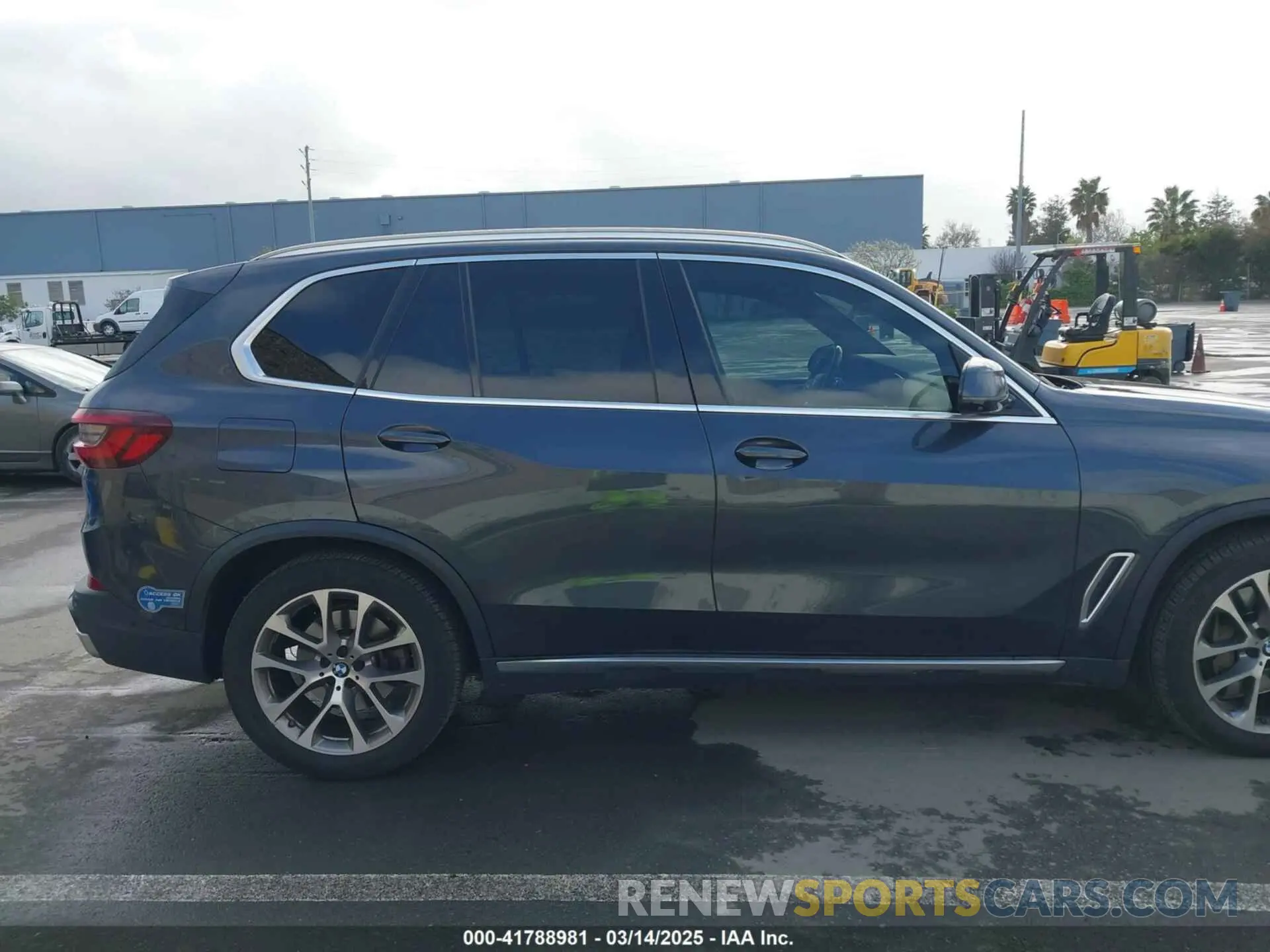 13 Photograph of a damaged car 5UXTA6C09M9D26035 BMW X5 PHEV 2021