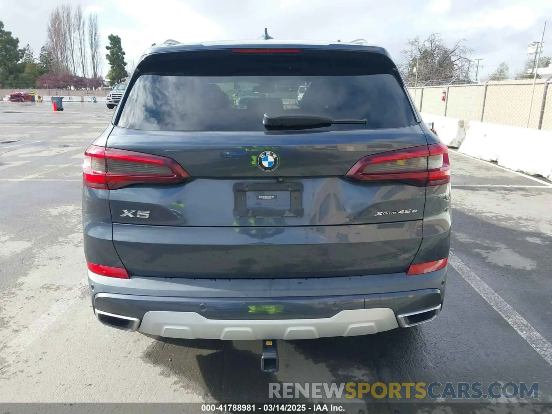 16 Photograph of a damaged car 5UXTA6C09M9D26035 BMW X5 PHEV 2021