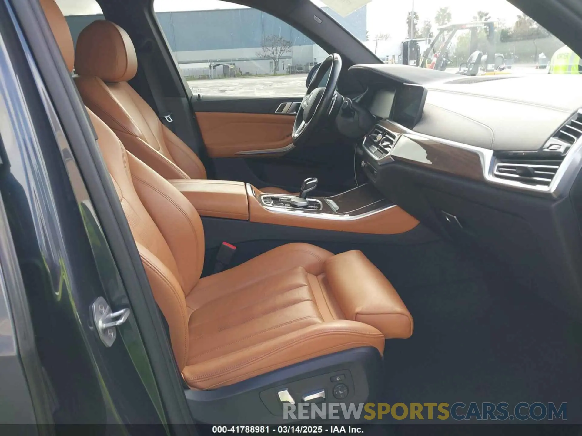 5 Photograph of a damaged car 5UXTA6C09M9D26035 BMW X5 PHEV 2021