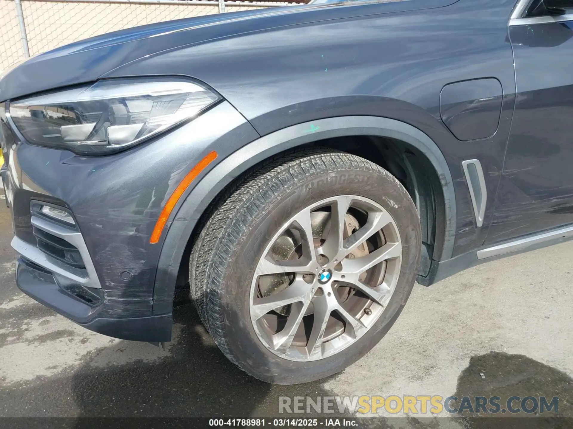 6 Photograph of a damaged car 5UXTA6C09M9D26035 BMW X5 PHEV 2021