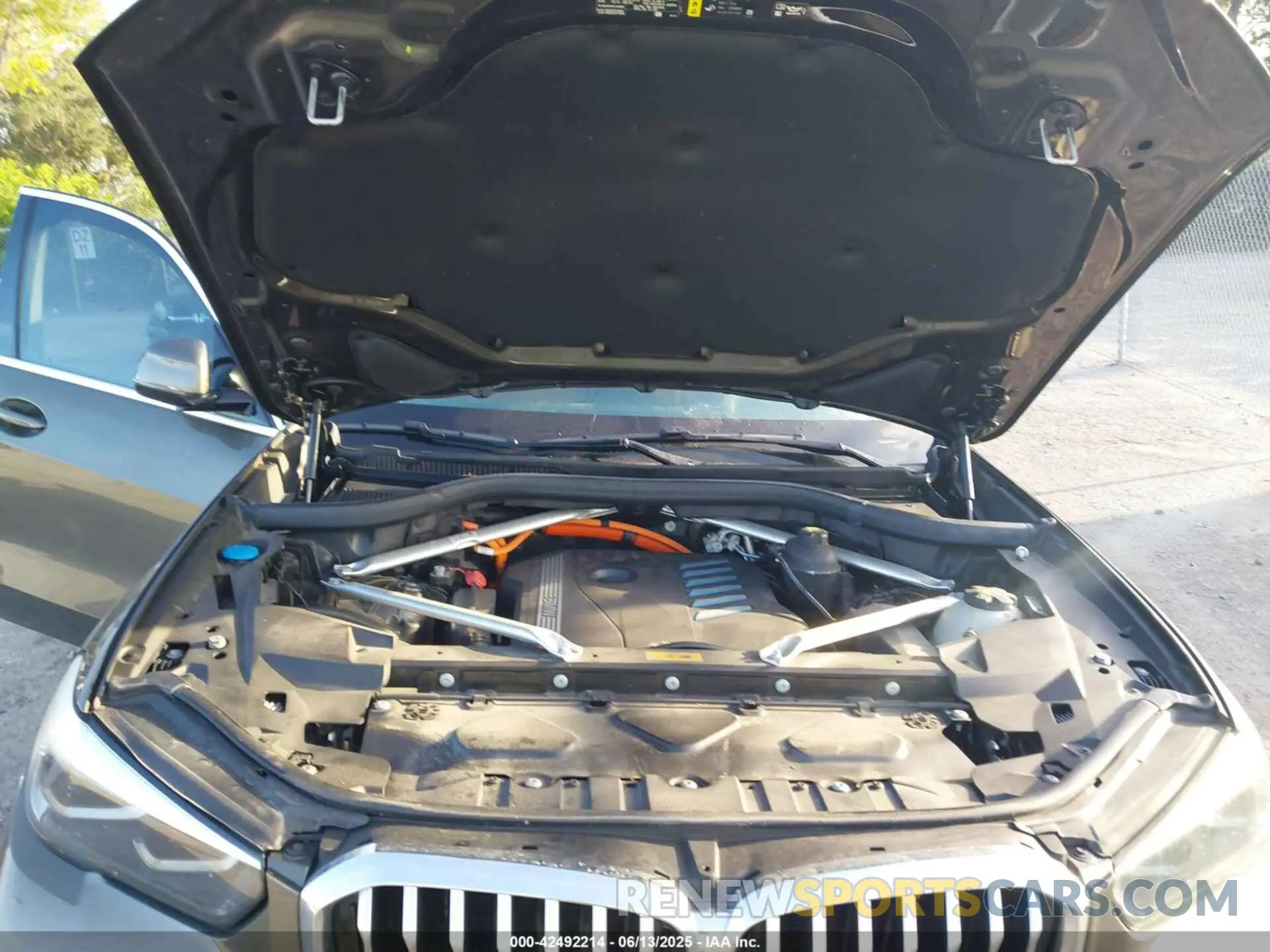 10 Photograph of a damaged car 5UXTA6C01N9M51979 BMW X5 PHEV 2022
