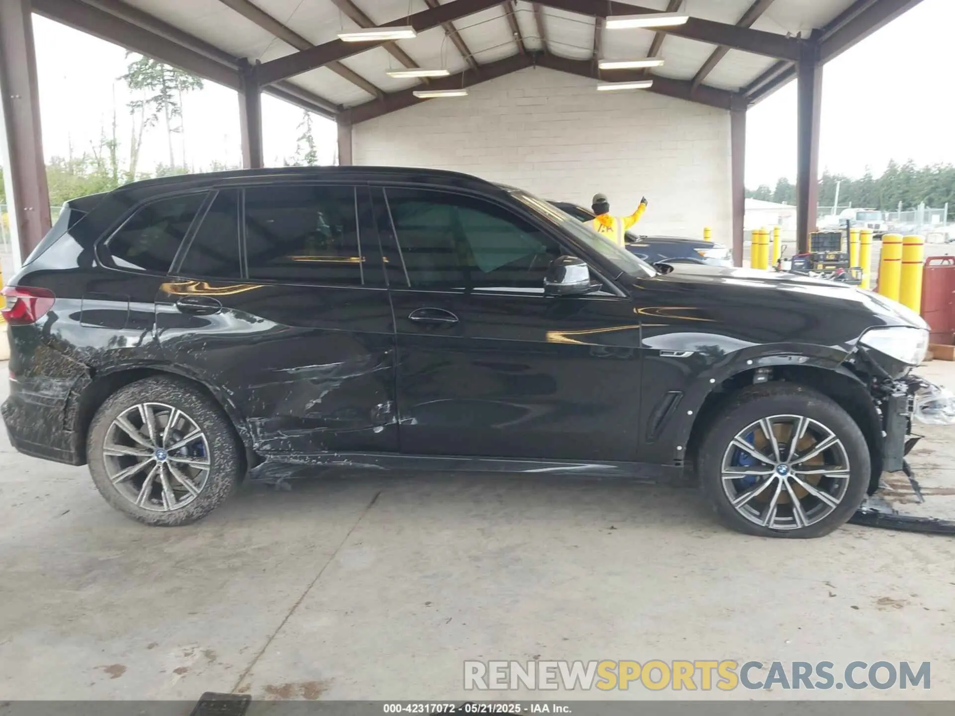 14 Photograph of a damaged car 5UXTA6C02N9L02576 BMW X5 PHEV 2022