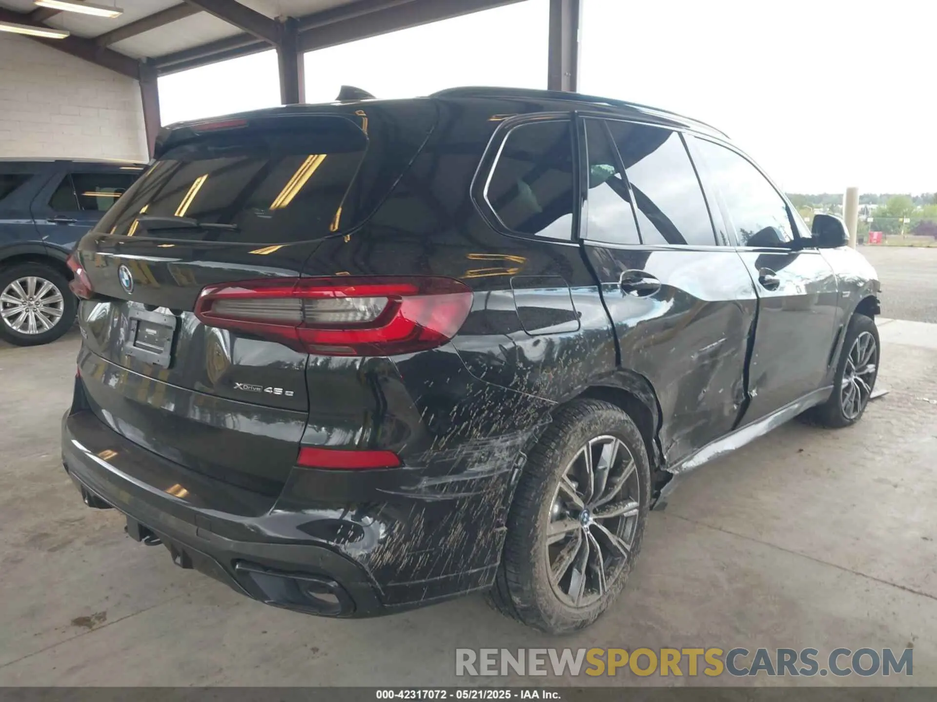 4 Photograph of a damaged car 5UXTA6C02N9L02576 BMW X5 PHEV 2022