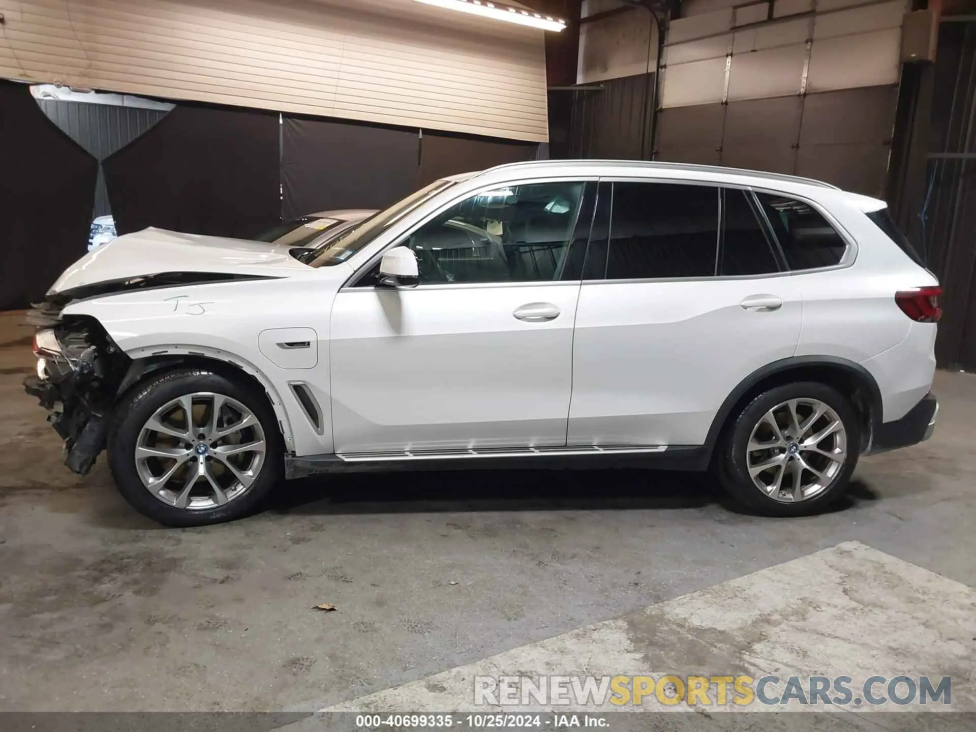 15 Photograph of a damaged car 5UXTA6C02N9L32791 BMW X5 PHEV 2022