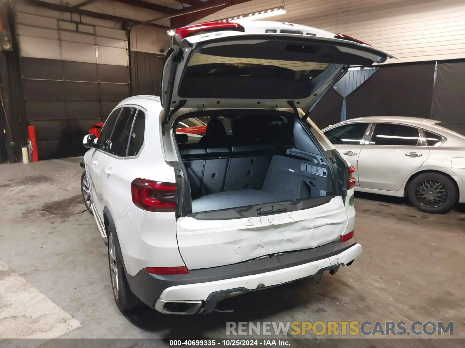 3 Photograph of a damaged car 5UXTA6C02N9L32791 BMW X5 PHEV 2022