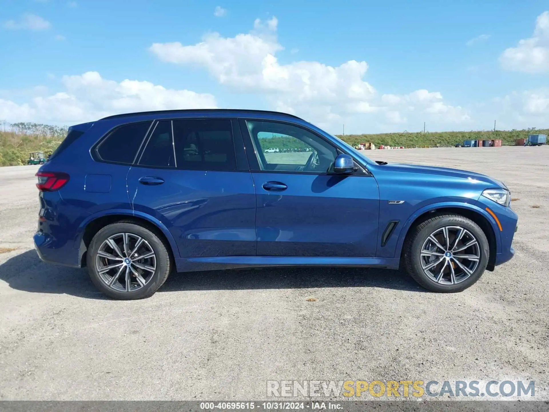 13 Photograph of a damaged car 5UXTA6C03N9L92563 BMW X5 PHEV 2022