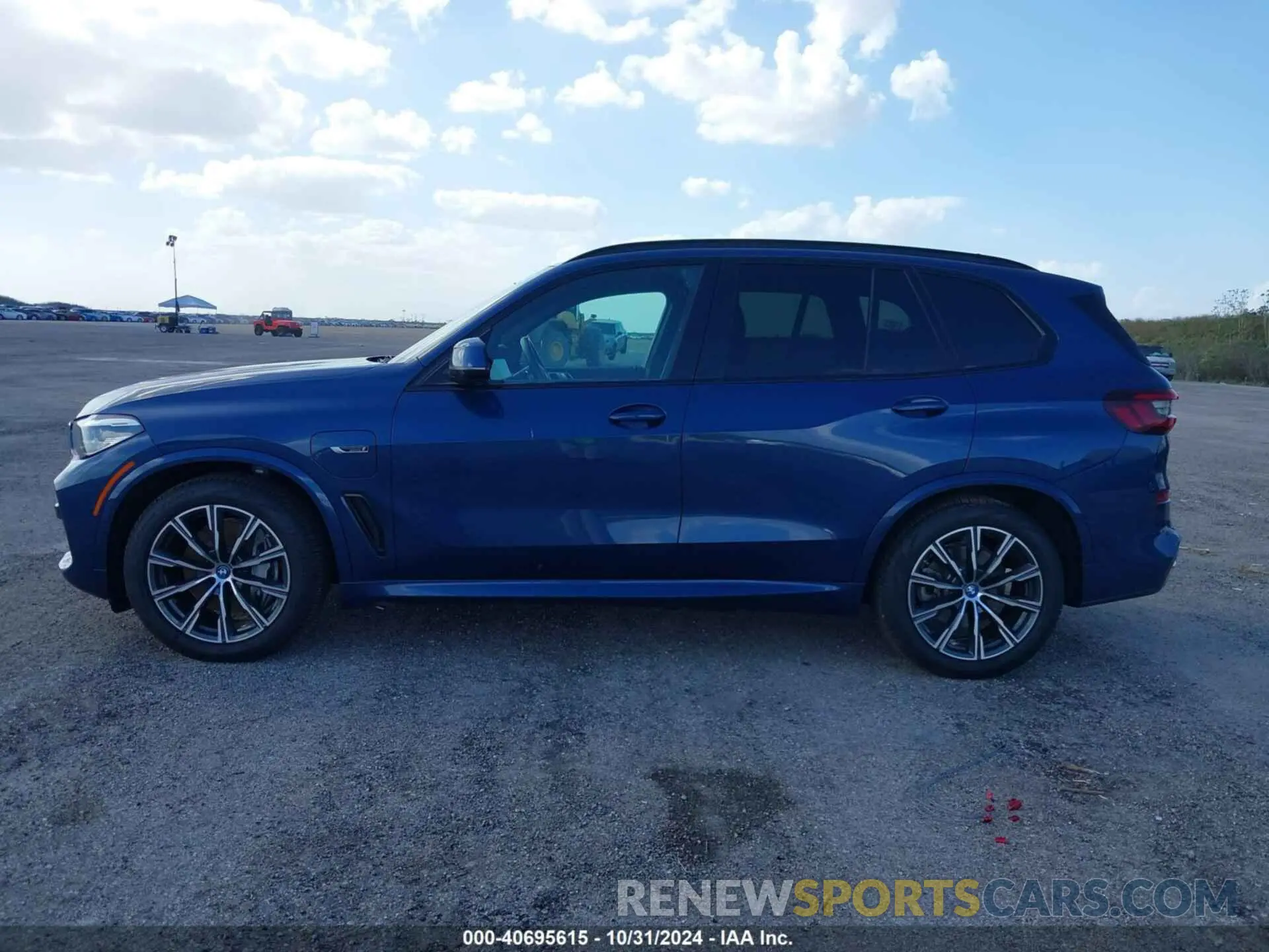 14 Photograph of a damaged car 5UXTA6C03N9L92563 BMW X5 PHEV 2022