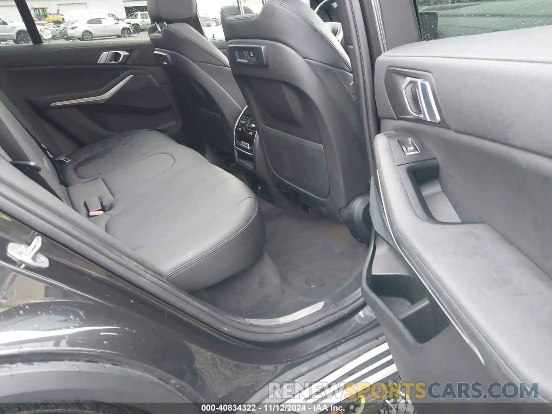 8 Photograph of a damaged car 5UXTA6C04N9L75741 BMW X5 PHEV 2022