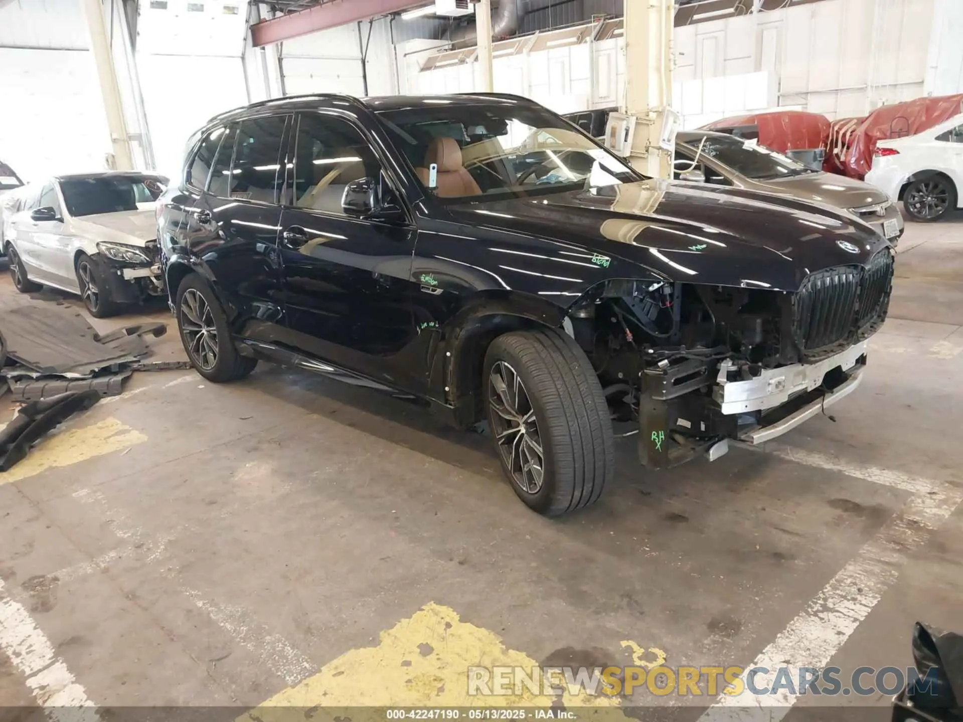 1 Photograph of a damaged car 5UXTA6C05N9L41274 BMW X5 PHEV 2022