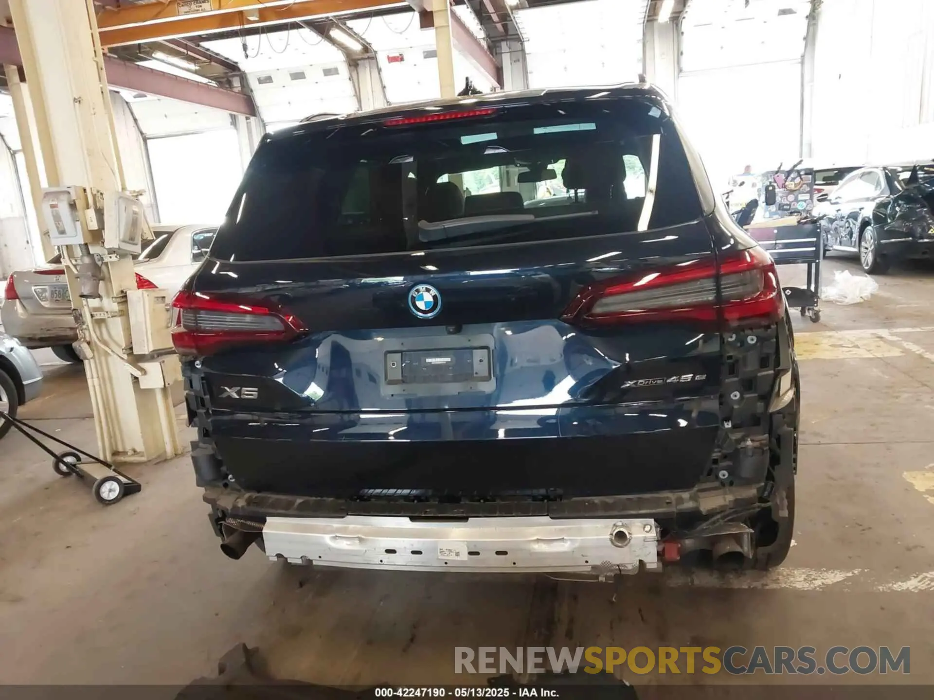 17 Photograph of a damaged car 5UXTA6C05N9L41274 BMW X5 PHEV 2022