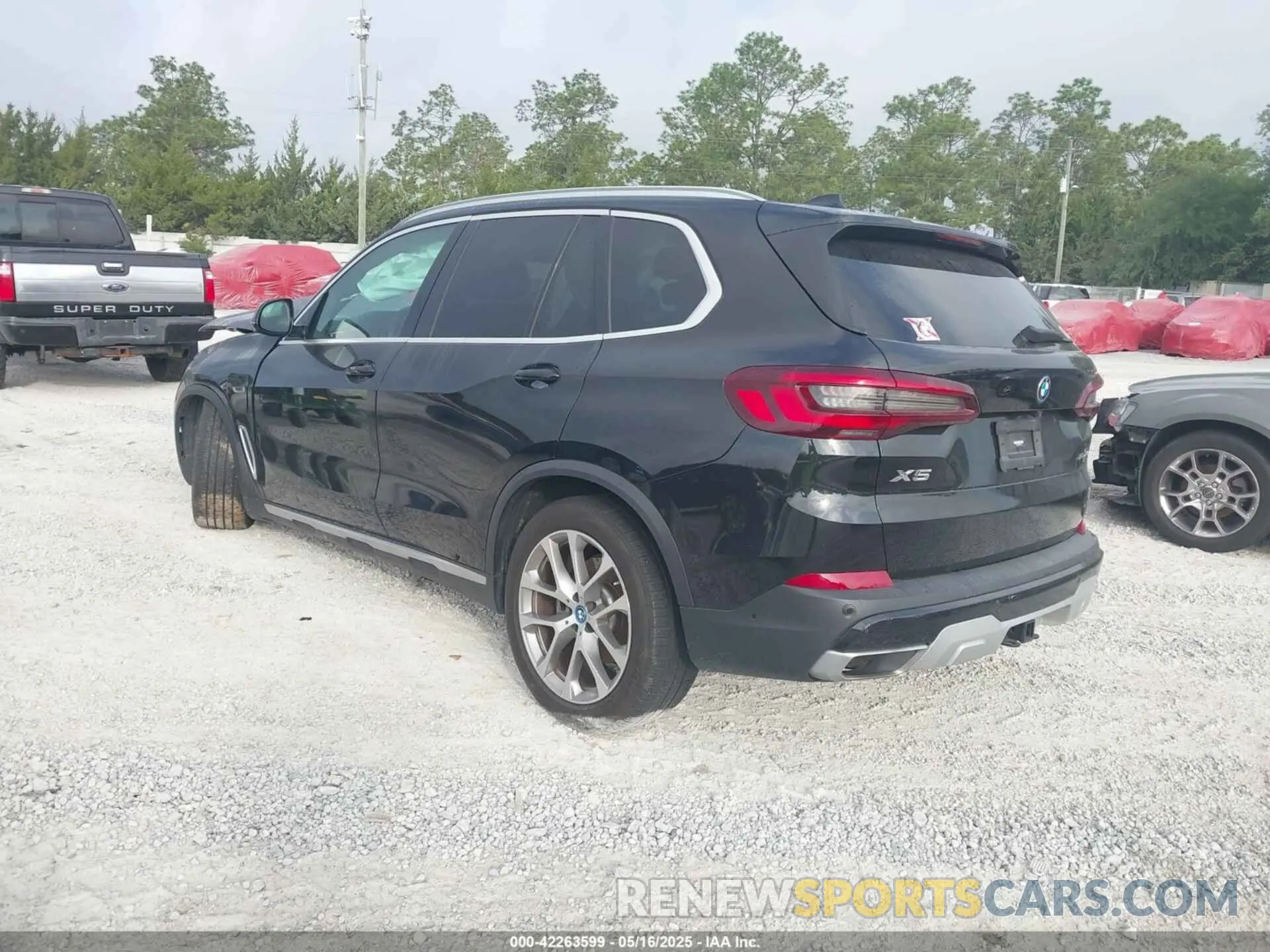 3 Photograph of a damaged car 5UXTA6C05N9M17771 BMW X5 PHEV 2022
