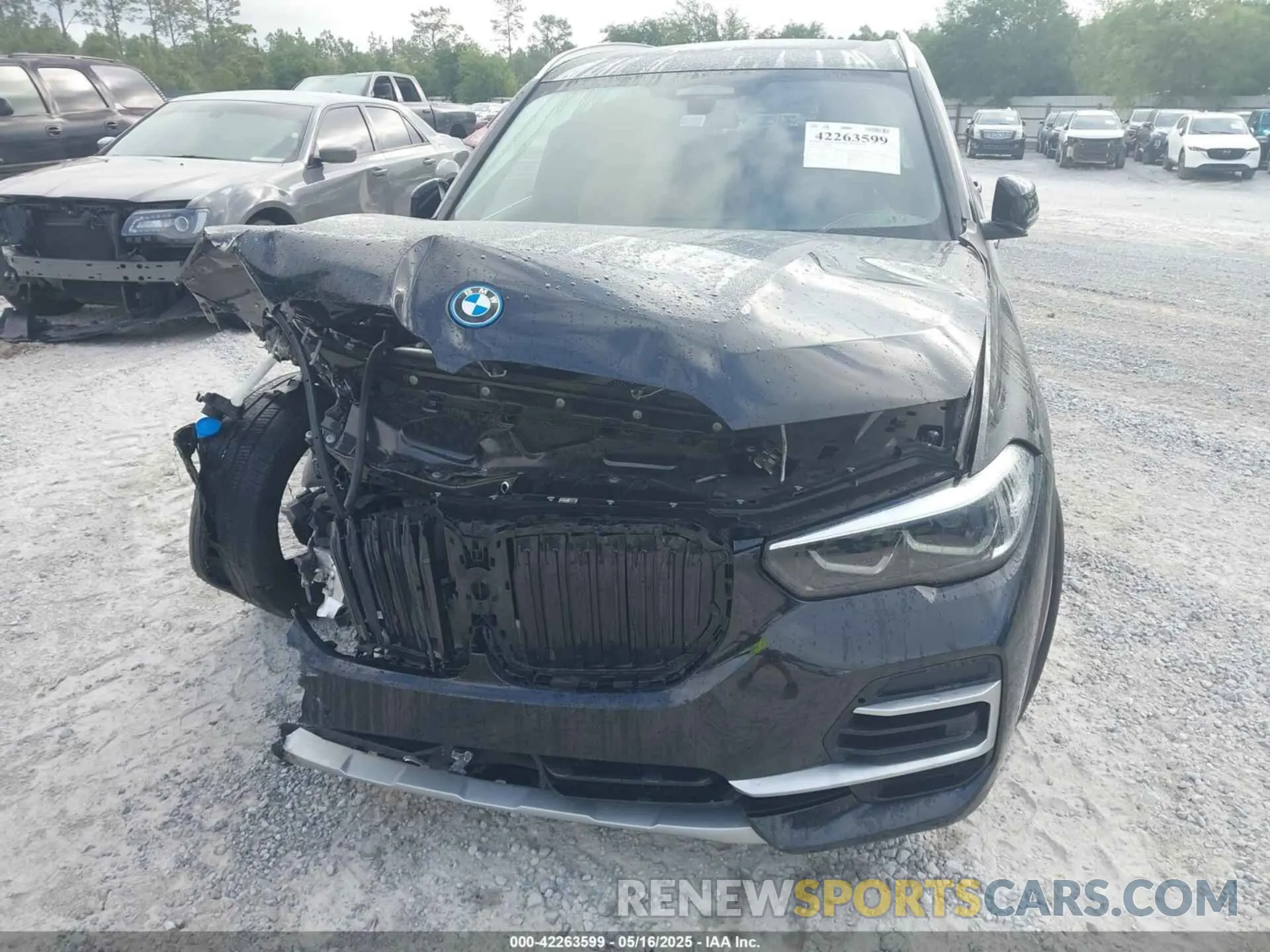 6 Photograph of a damaged car 5UXTA6C05N9M17771 BMW X5 PHEV 2022