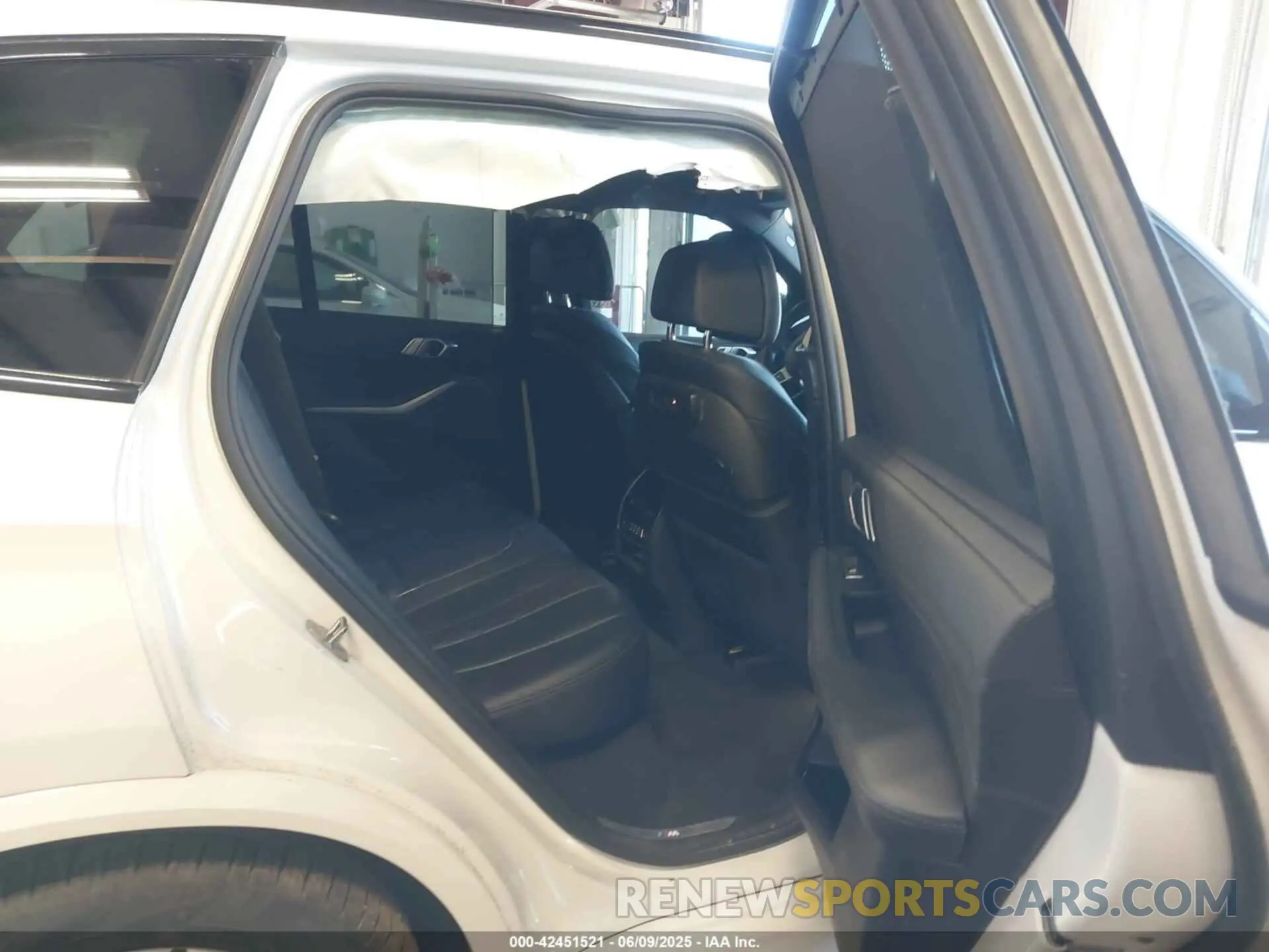 8 Photograph of a damaged car 5UXTA6C06N9M87571 BMW X5 PHEV 2022