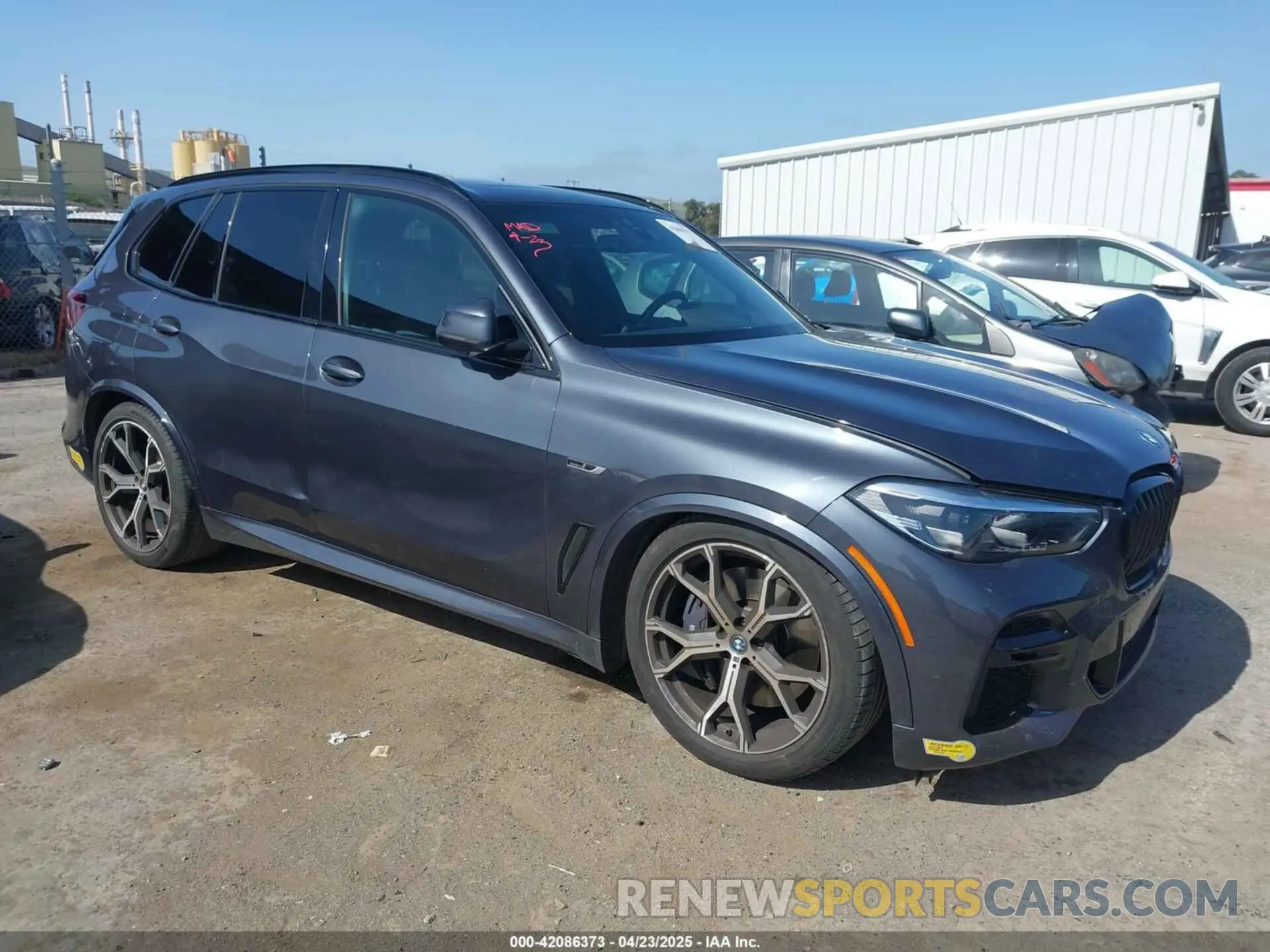 1 Photograph of a damaged car 5UXTA6C07N9J29881 BMW X5 PHEV 2022