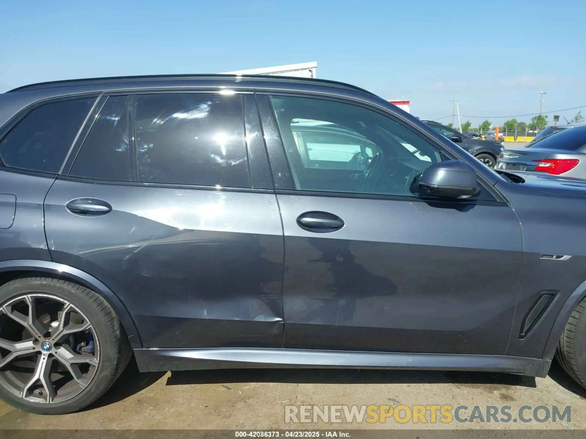 13 Photograph of a damaged car 5UXTA6C07N9J29881 BMW X5 PHEV 2022
