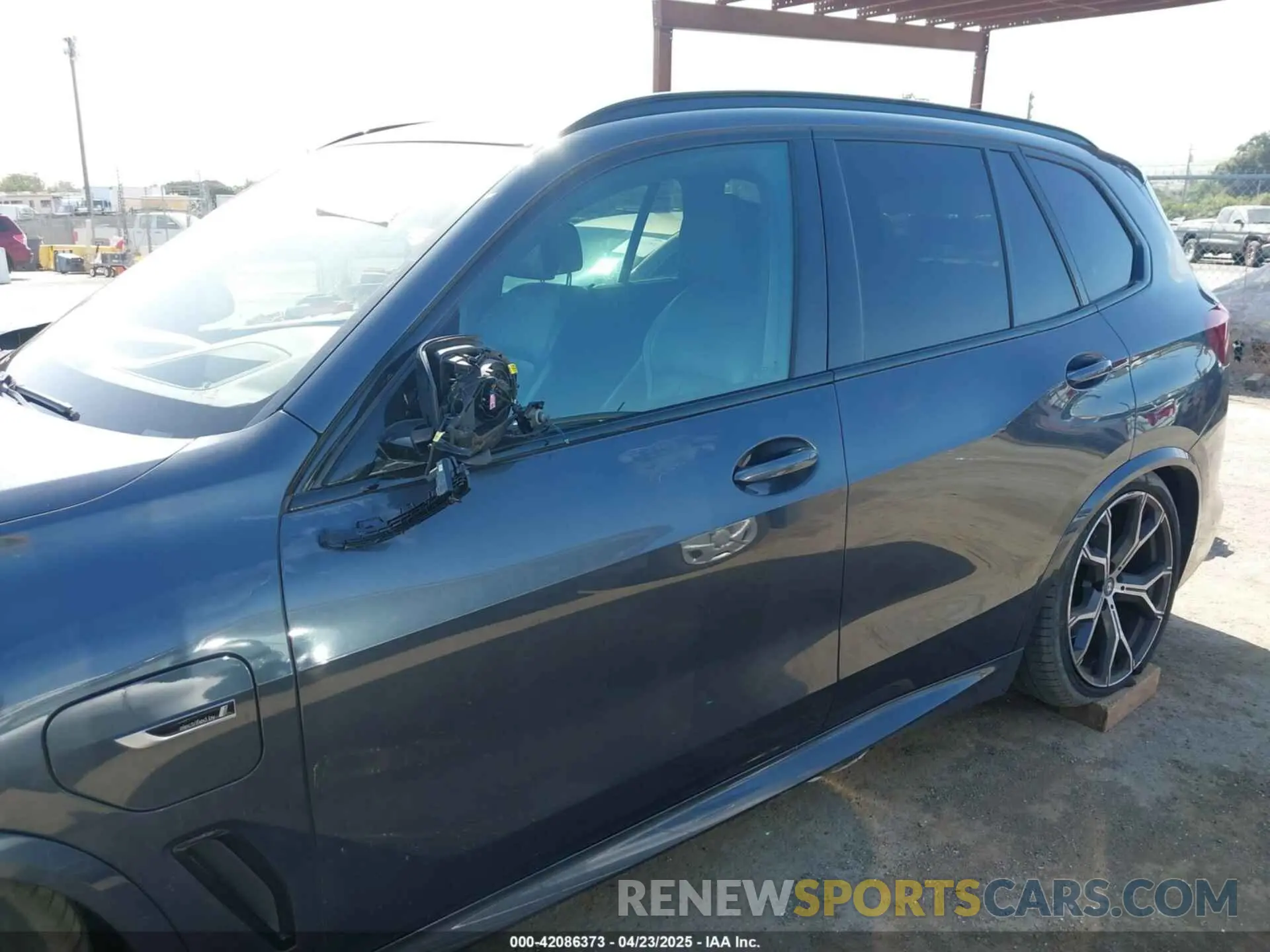 14 Photograph of a damaged car 5UXTA6C07N9J29881 BMW X5 PHEV 2022