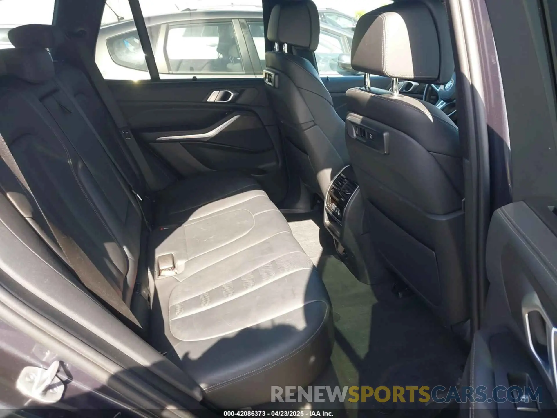 8 Photograph of a damaged car 5UXTA6C07N9J29881 BMW X5 PHEV 2022
