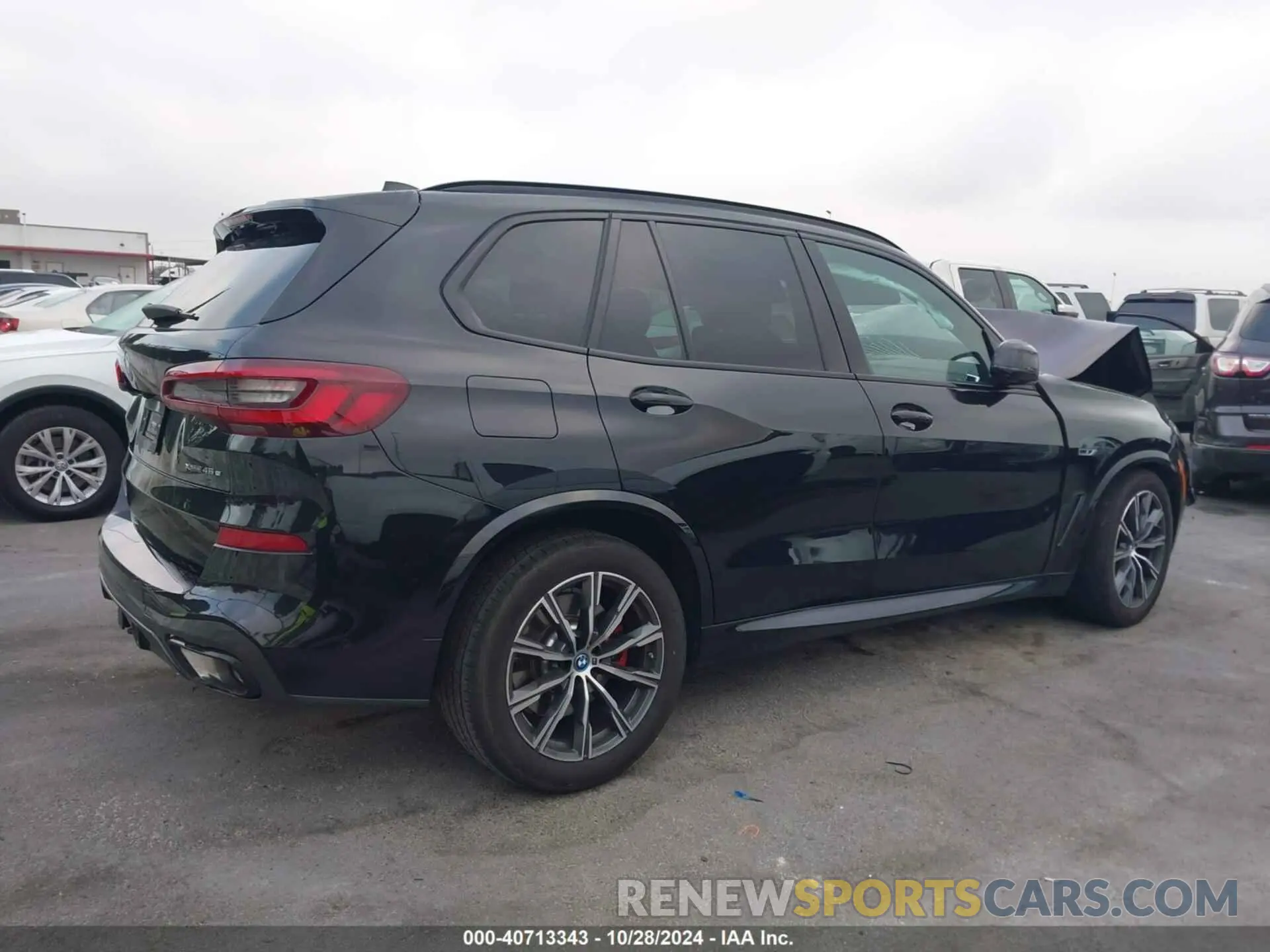 12 Photograph of a damaged car 5UXTA6C02P9P59732 BMW X5 PHEV 2023