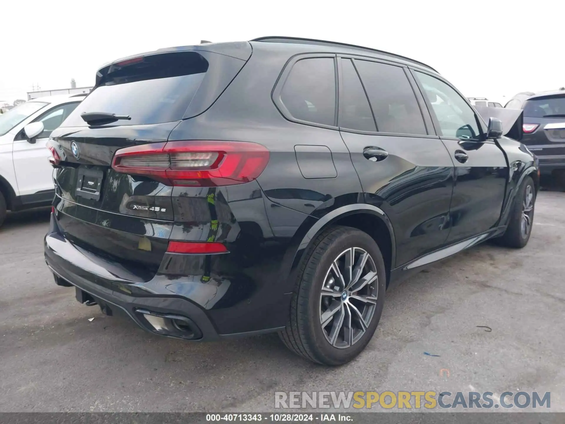 4 Photograph of a damaged car 5UXTA6C02P9P59732 BMW X5 PHEV 2023