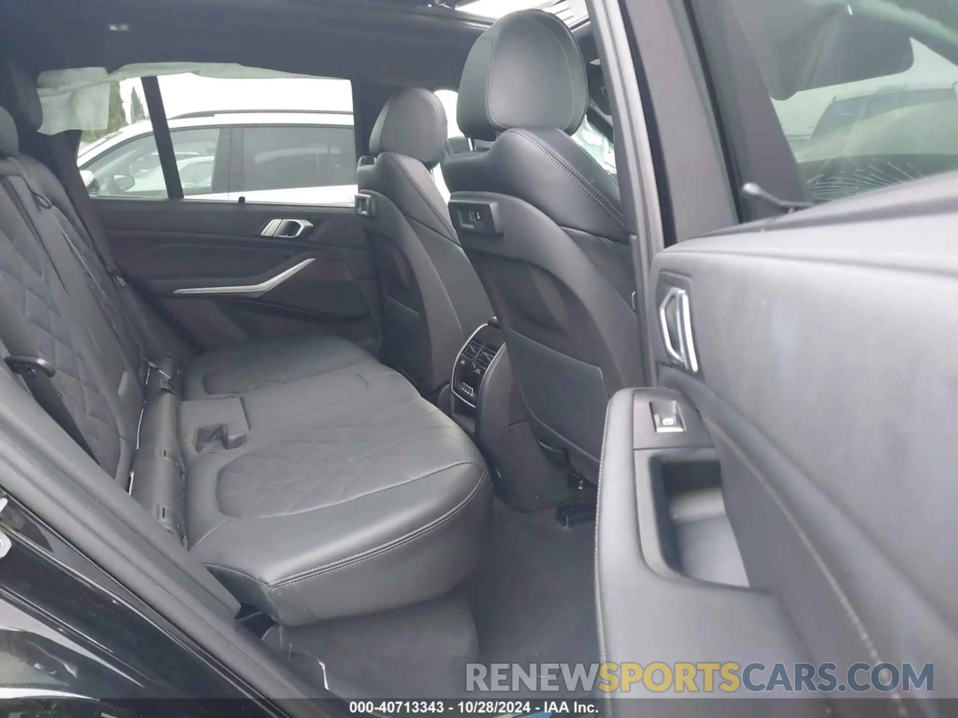 8 Photograph of a damaged car 5UXTA6C02P9P59732 BMW X5 PHEV 2023