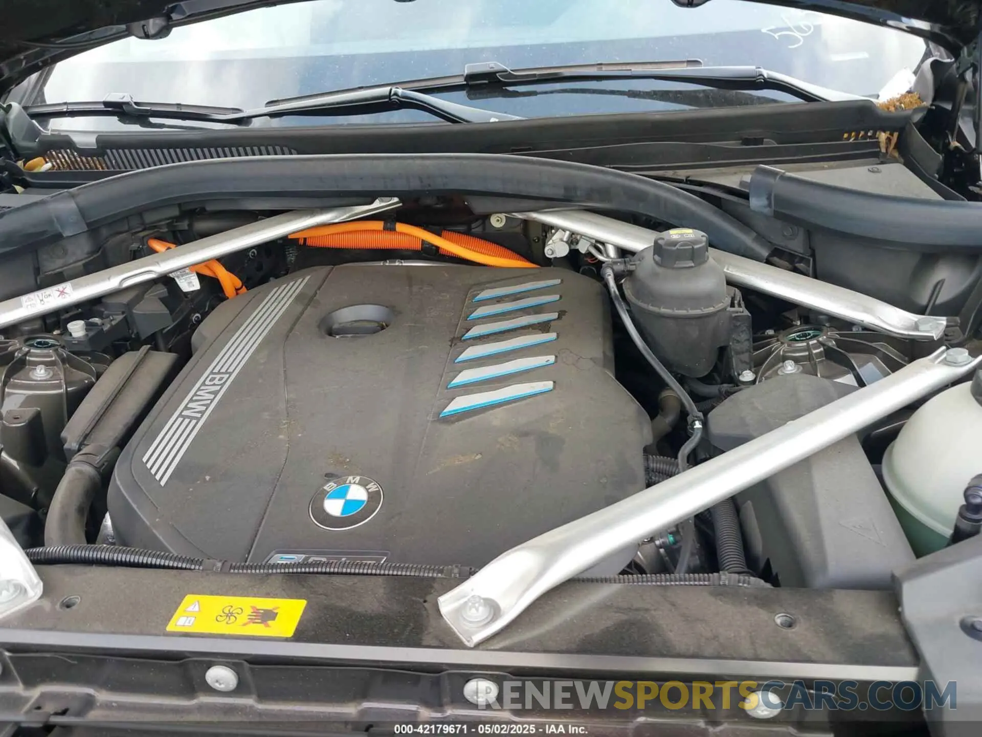 10 Photograph of a damaged car 5UXTA6C05P9P35652 BMW X5 PHEV 2023