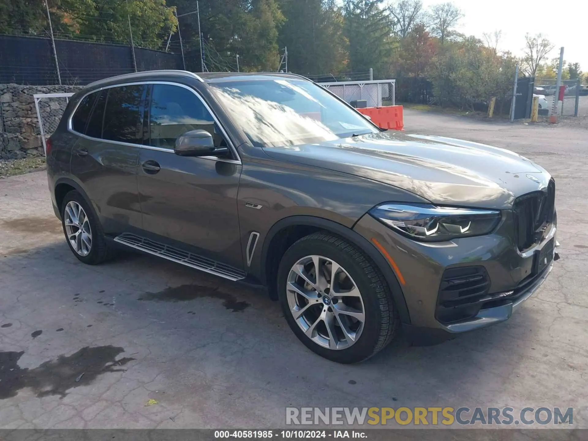1 Photograph of a damaged car 5UXTA6C07P9P07464 BMW X5 PHEV 2023