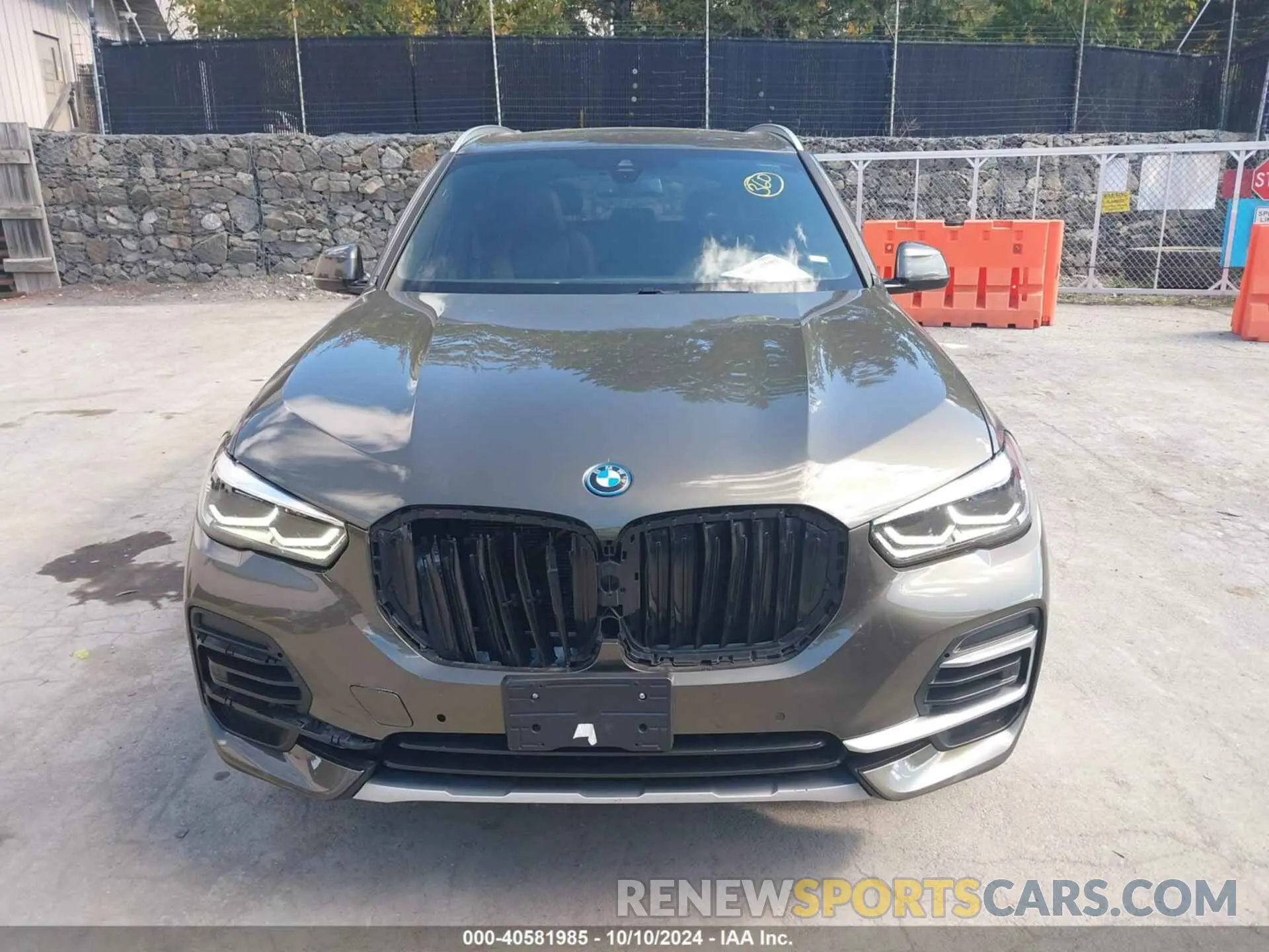 12 Photograph of a damaged car 5UXTA6C07P9P07464 BMW X5 PHEV 2023