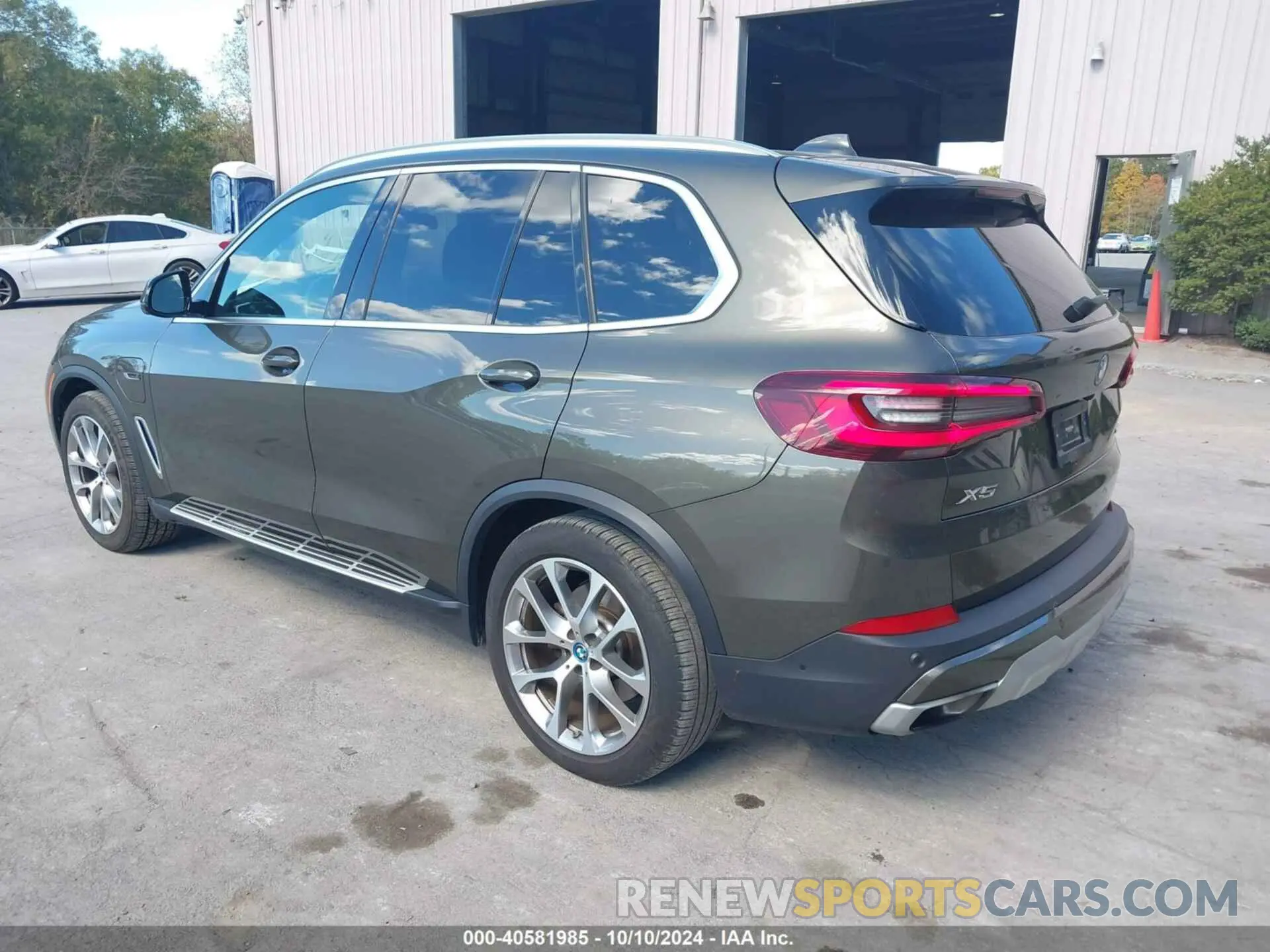3 Photograph of a damaged car 5UXTA6C07P9P07464 BMW X5 PHEV 2023