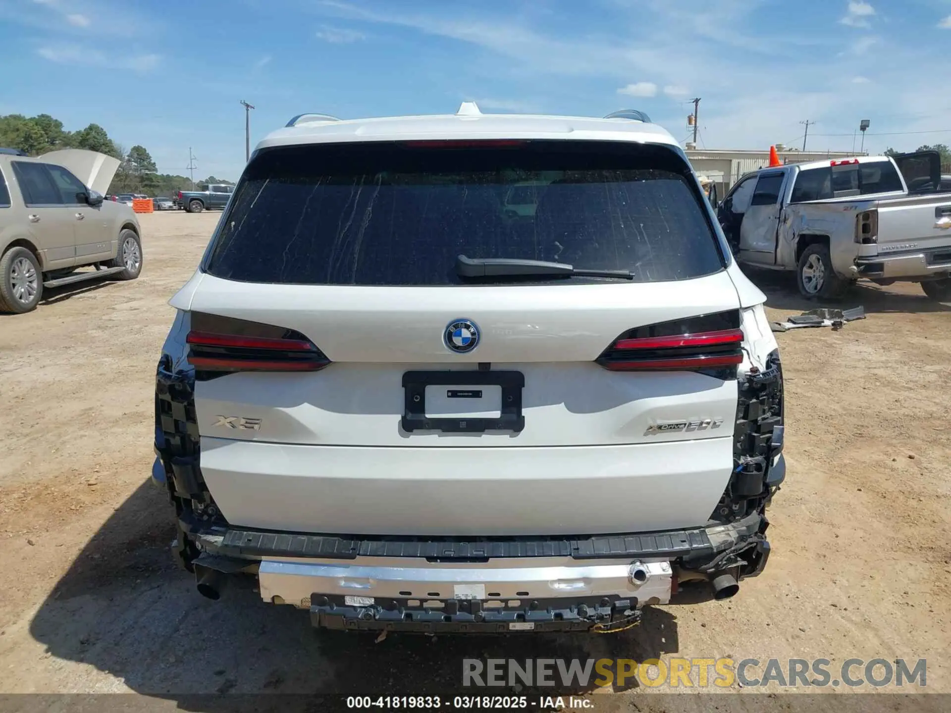 17 Photograph of a damaged car 5UX43EU05R9T41661 BMW X5 PHEV 2024