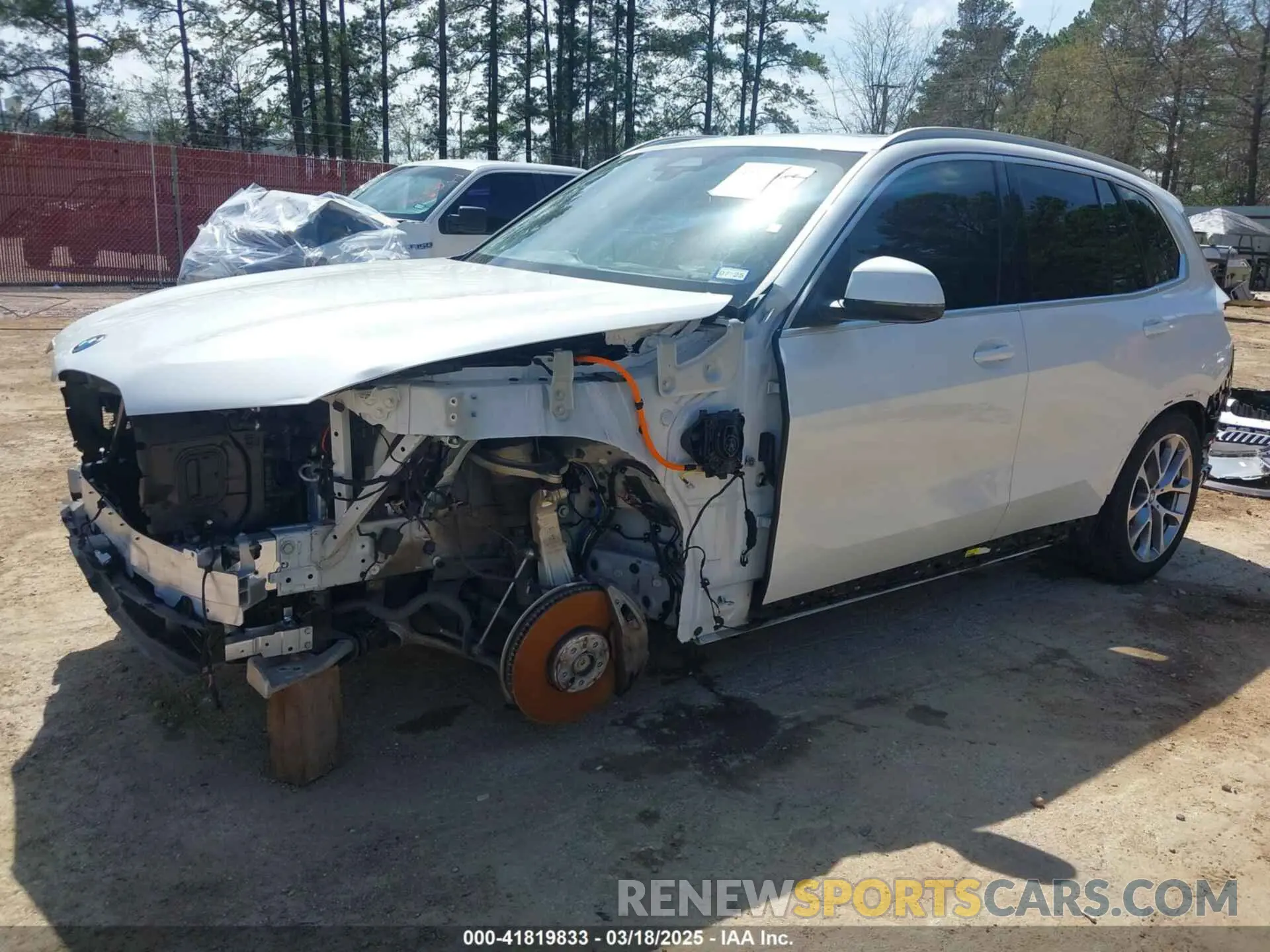 2 Photograph of a damaged car 5UX43EU05R9T41661 BMW X5 PHEV 2024