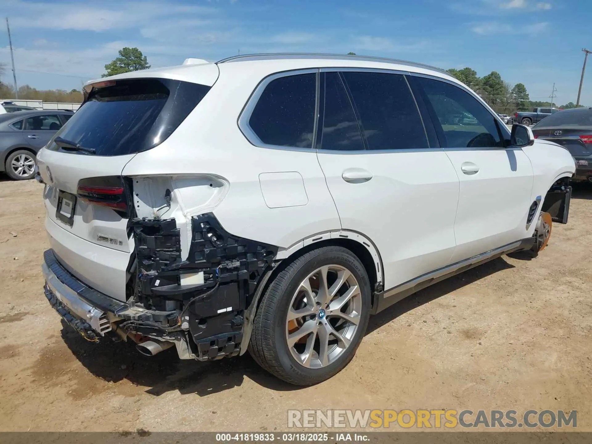 4 Photograph of a damaged car 5UX43EU05R9T41661 BMW X5 PHEV 2024