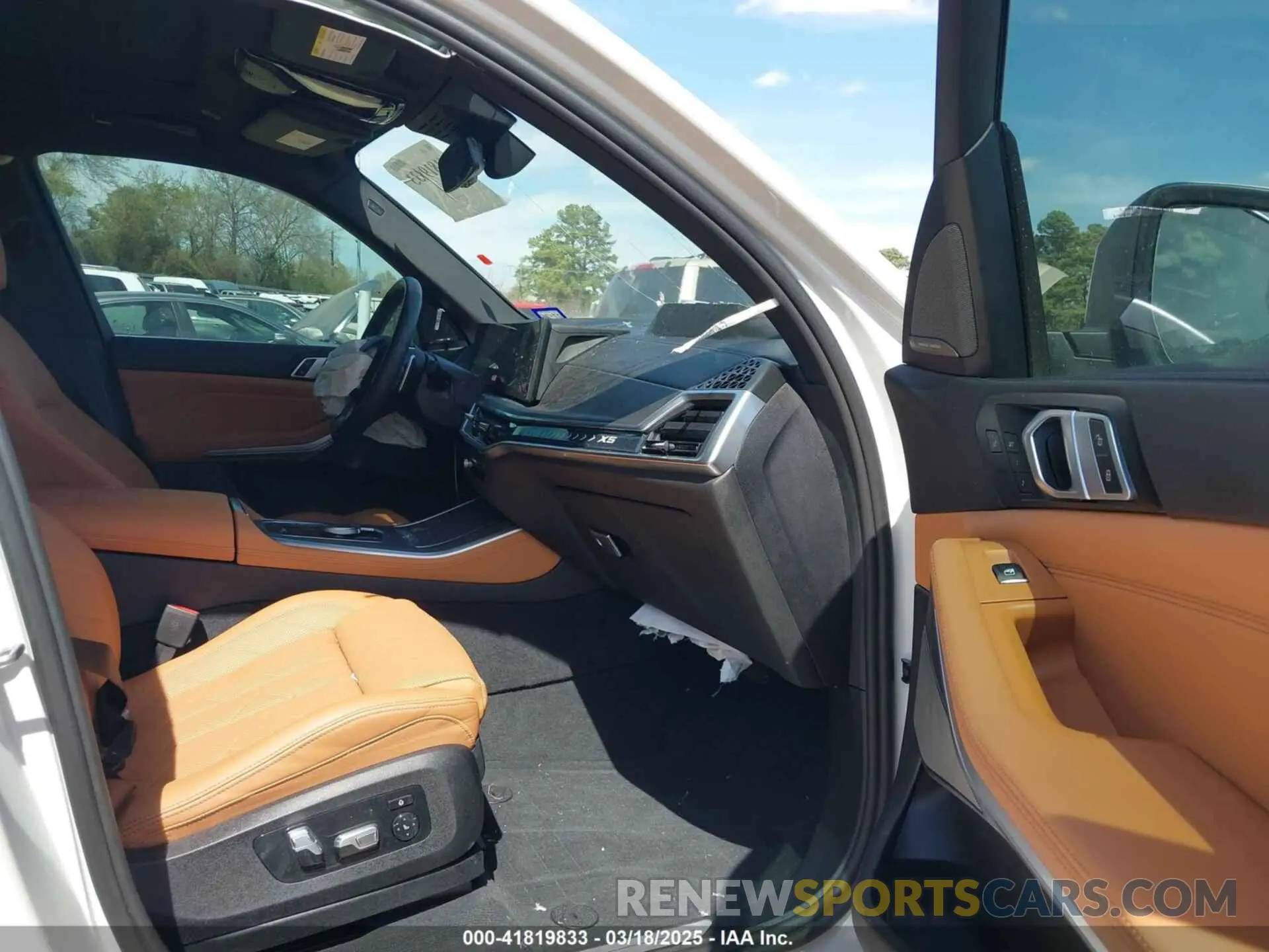5 Photograph of a damaged car 5UX43EU05R9T41661 BMW X5 PHEV 2024